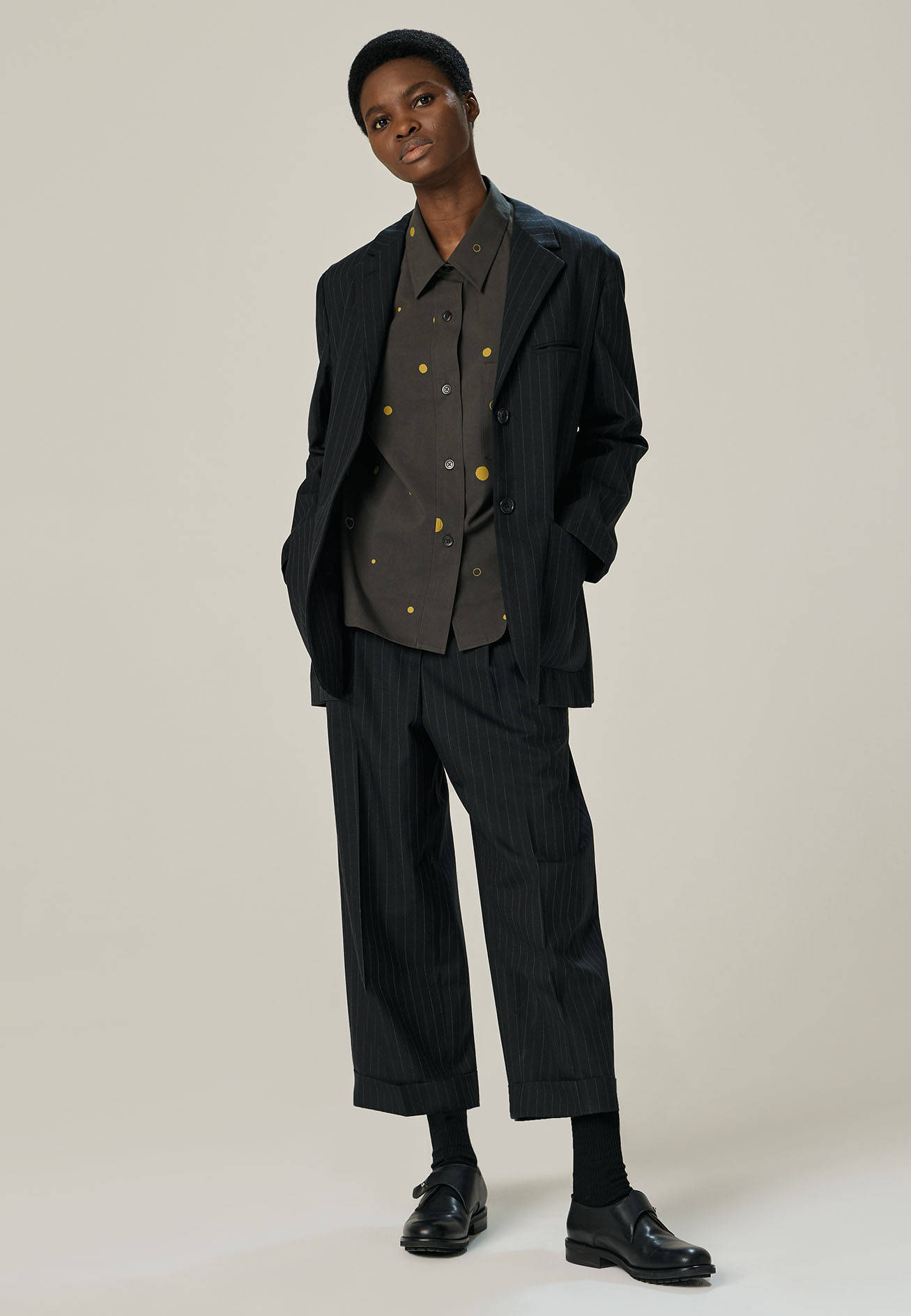 Margaret Howell, gray polka dot shirt, pinstripe suit, HD Phone Wallpaper
