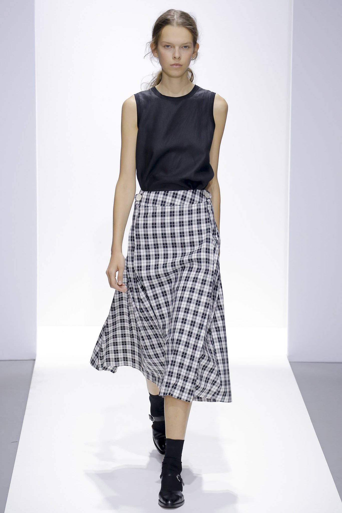 Margaret Howell, black and white plaid midi skirt, minimalist white runway, Full HD Phone Wallpaper