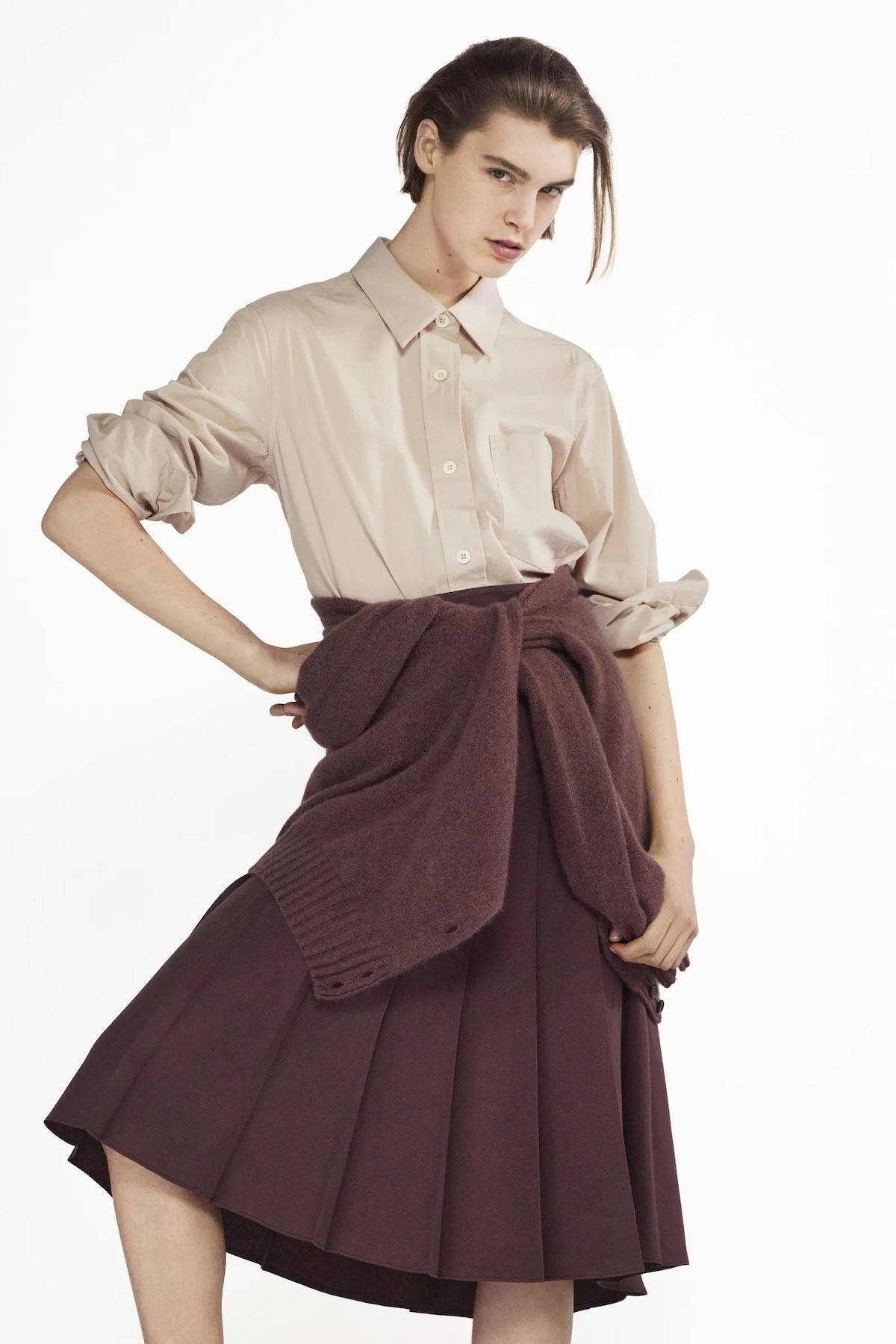 Margaret Howell, beige polo, maroon pleated skirt, HD Phone Wallpaper