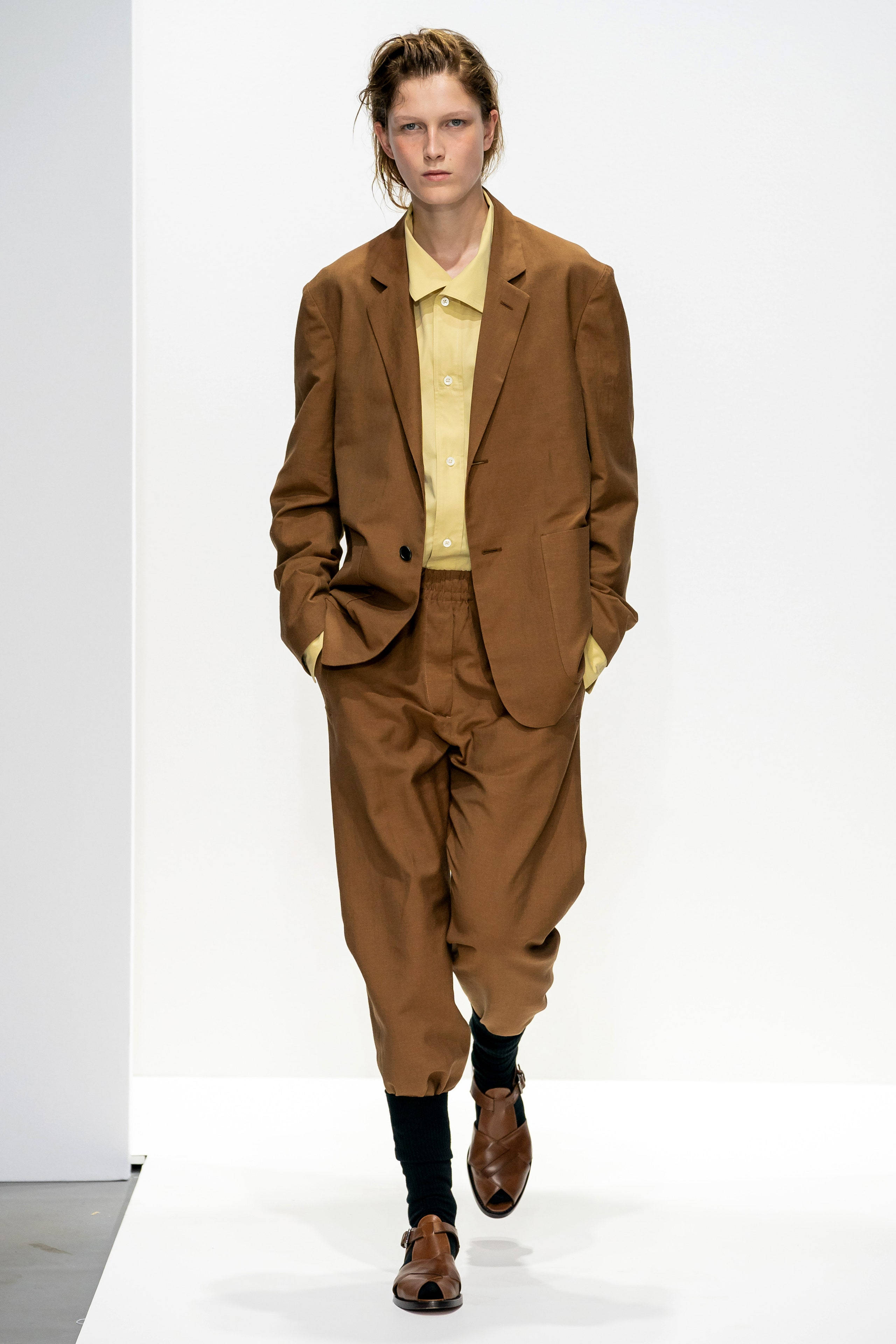 Margaret Howell, brown blazer, pants, 4K Phone Wallpaper