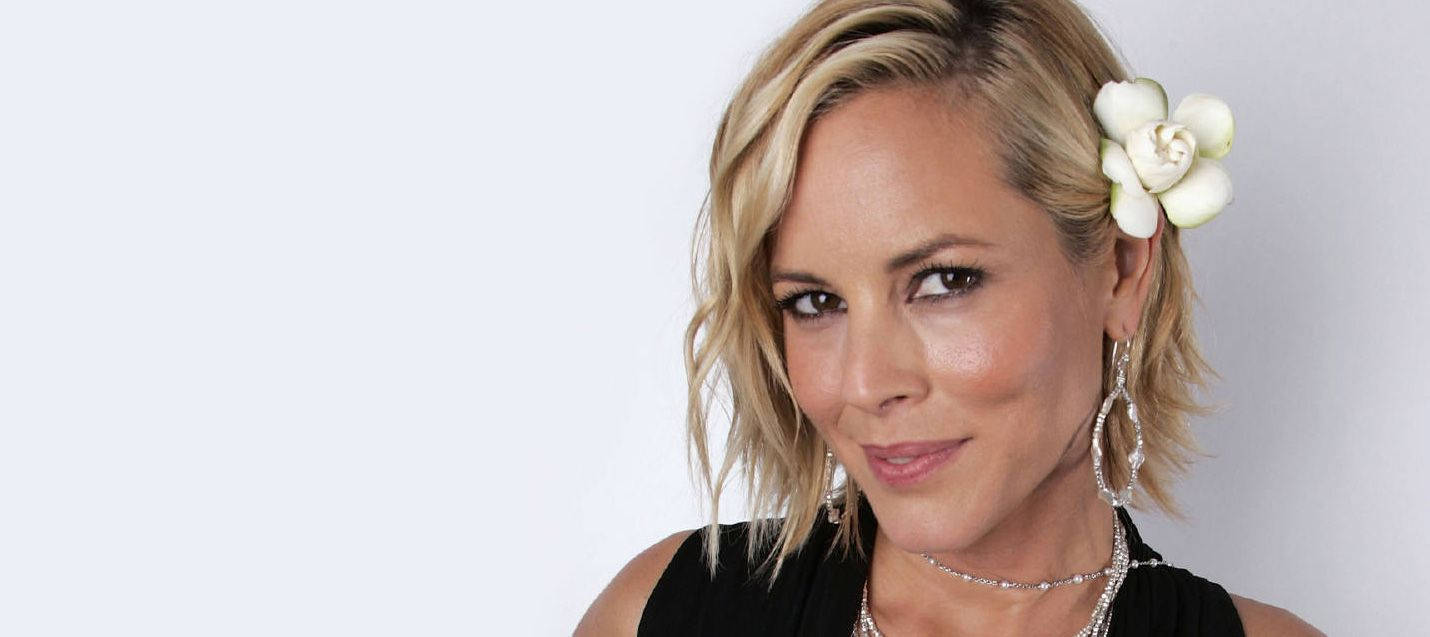 Maria Bello, blonde hair, white flower, HD Desktop Wallpaper