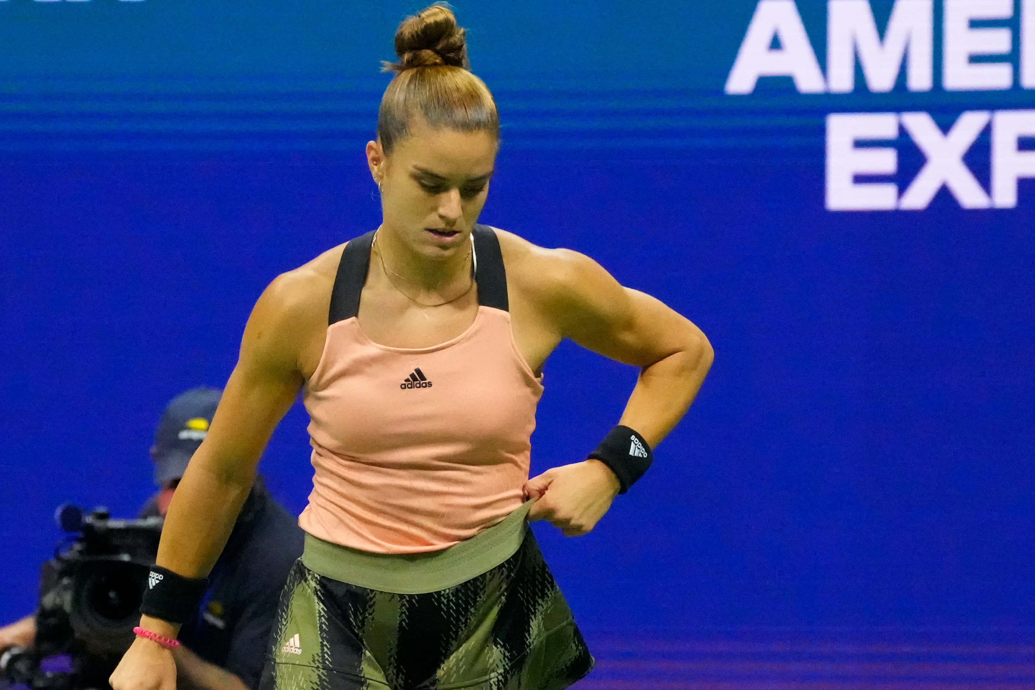Maria Sakkari, tennis player, arena lights, 2K Desktop Wallpaper