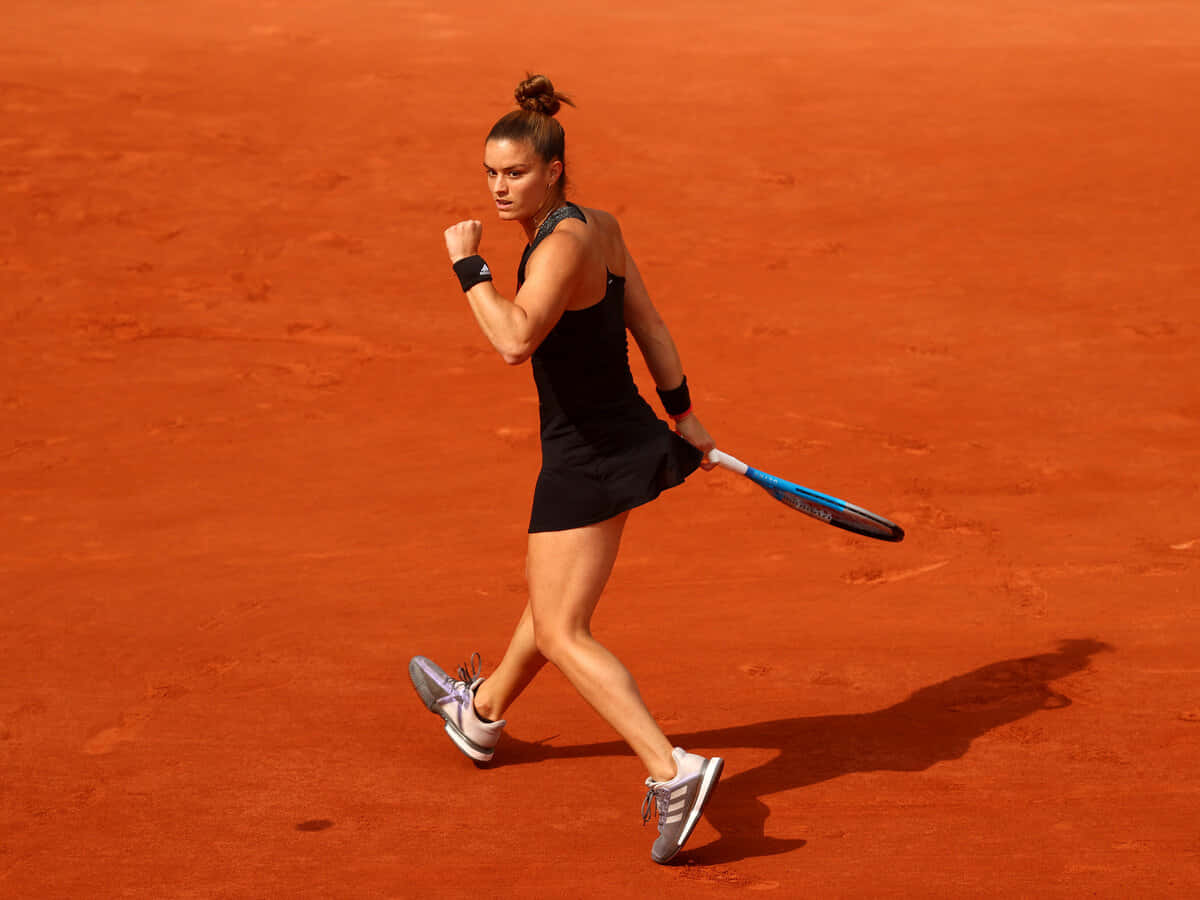 Maria Sakkari, black, vibrant red clay court, SD Desktop Wallpaper