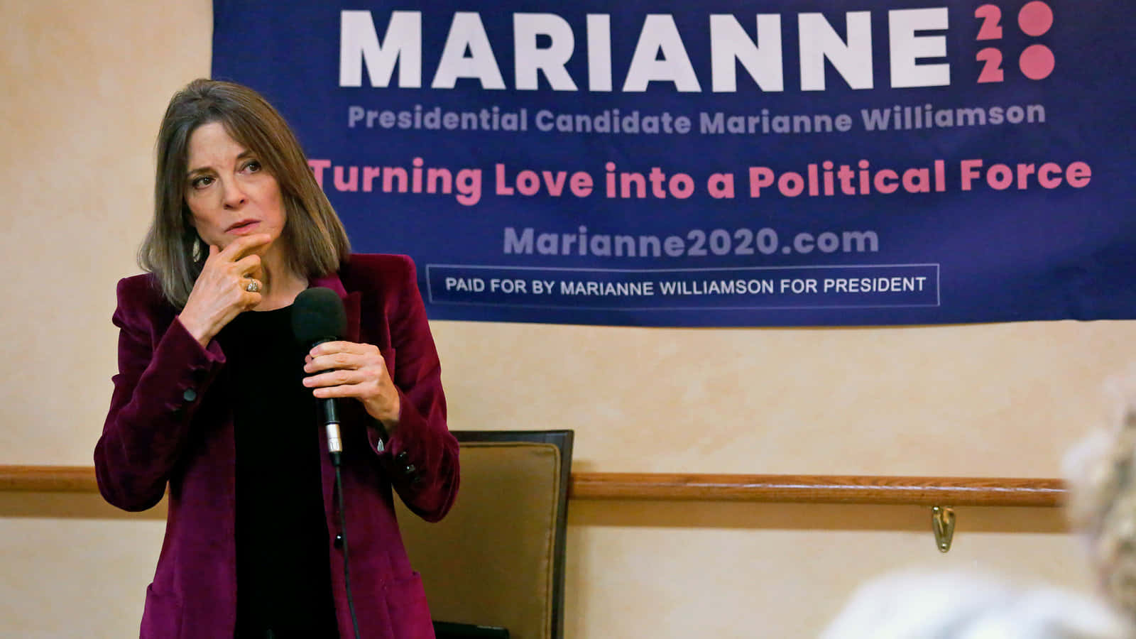 Marianne Williamson, maroon blazer, microphone, HD Desktop Wallpaper