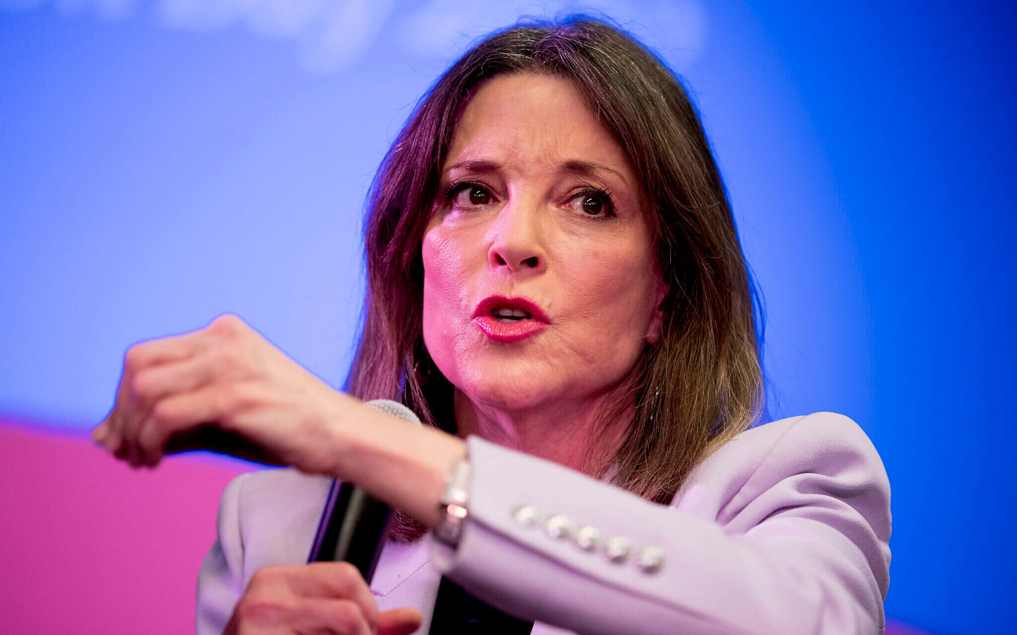 Marianne Williamson, light blazer, microphone, Full HD Desktop Wallpaper