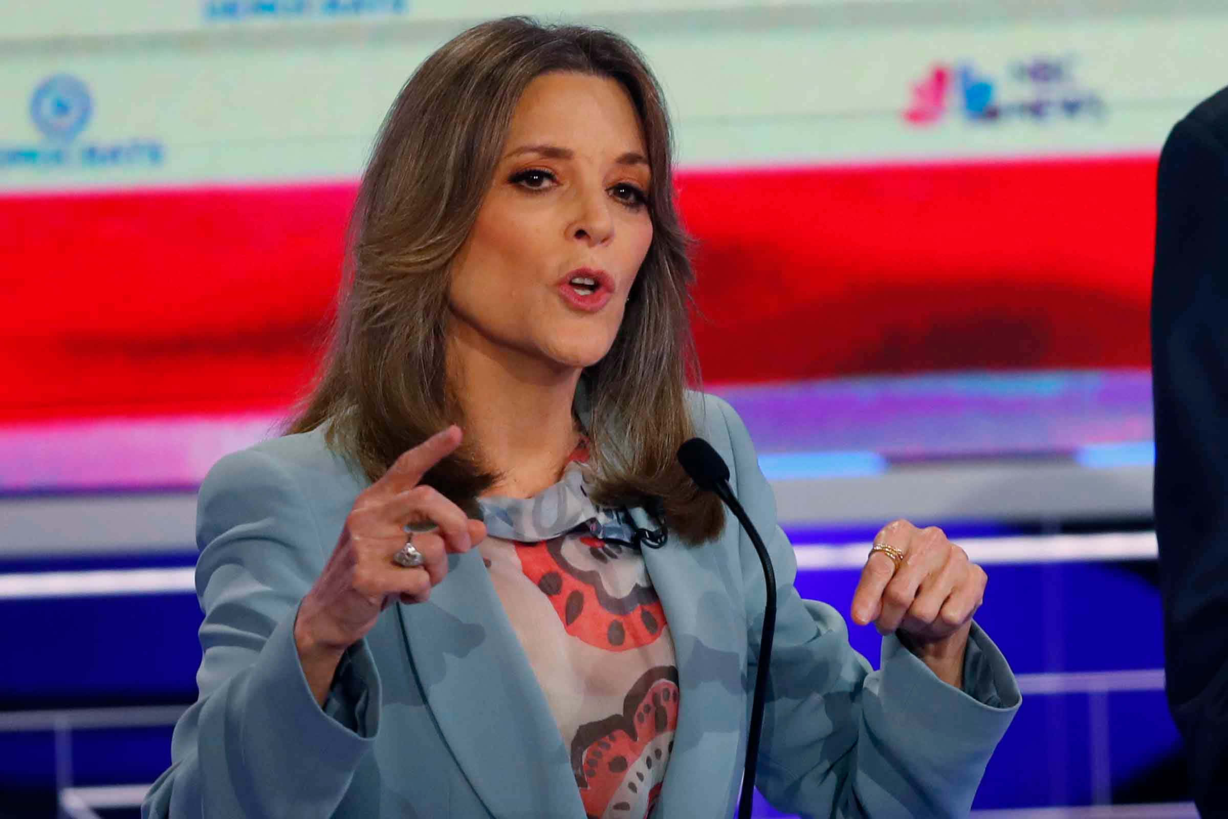 Marianne Williamson, light blue blazer, microphone, Full HD Desktop Wallpaper