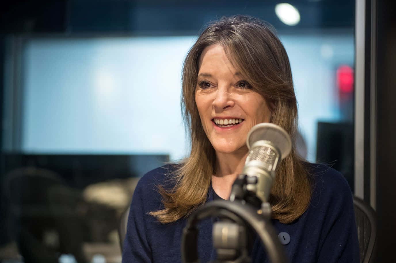Marianne Williamson, studio, microphone, HD Desktop Wallpaper