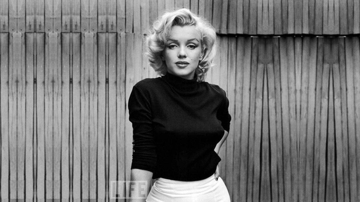 Marilyn Monroe, black turtleneck, white skirt, HD Desktop Wallpaper