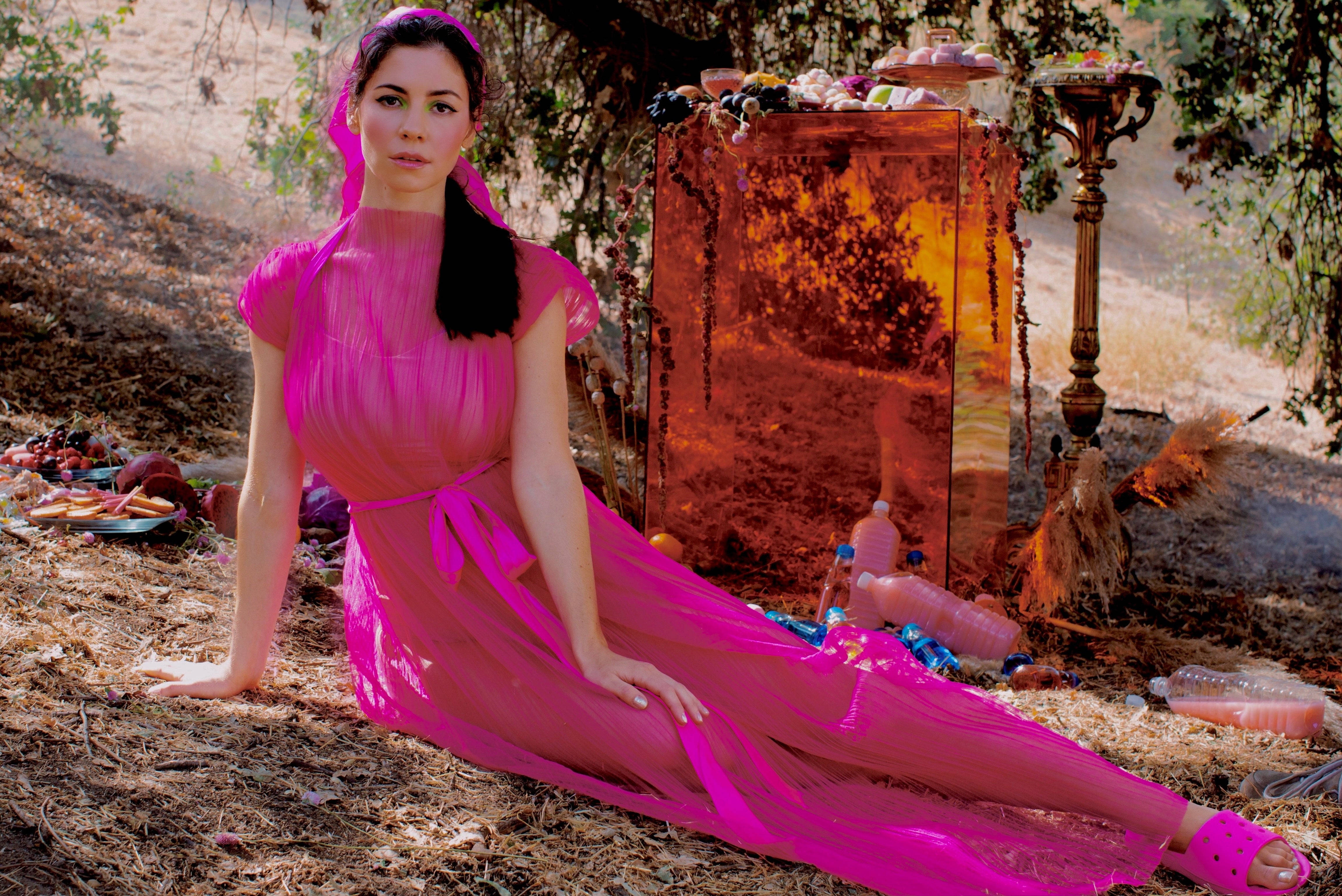Marina and the diamonds, vibrant pink dress, dry grass, 4K Desktop Wallpaper
