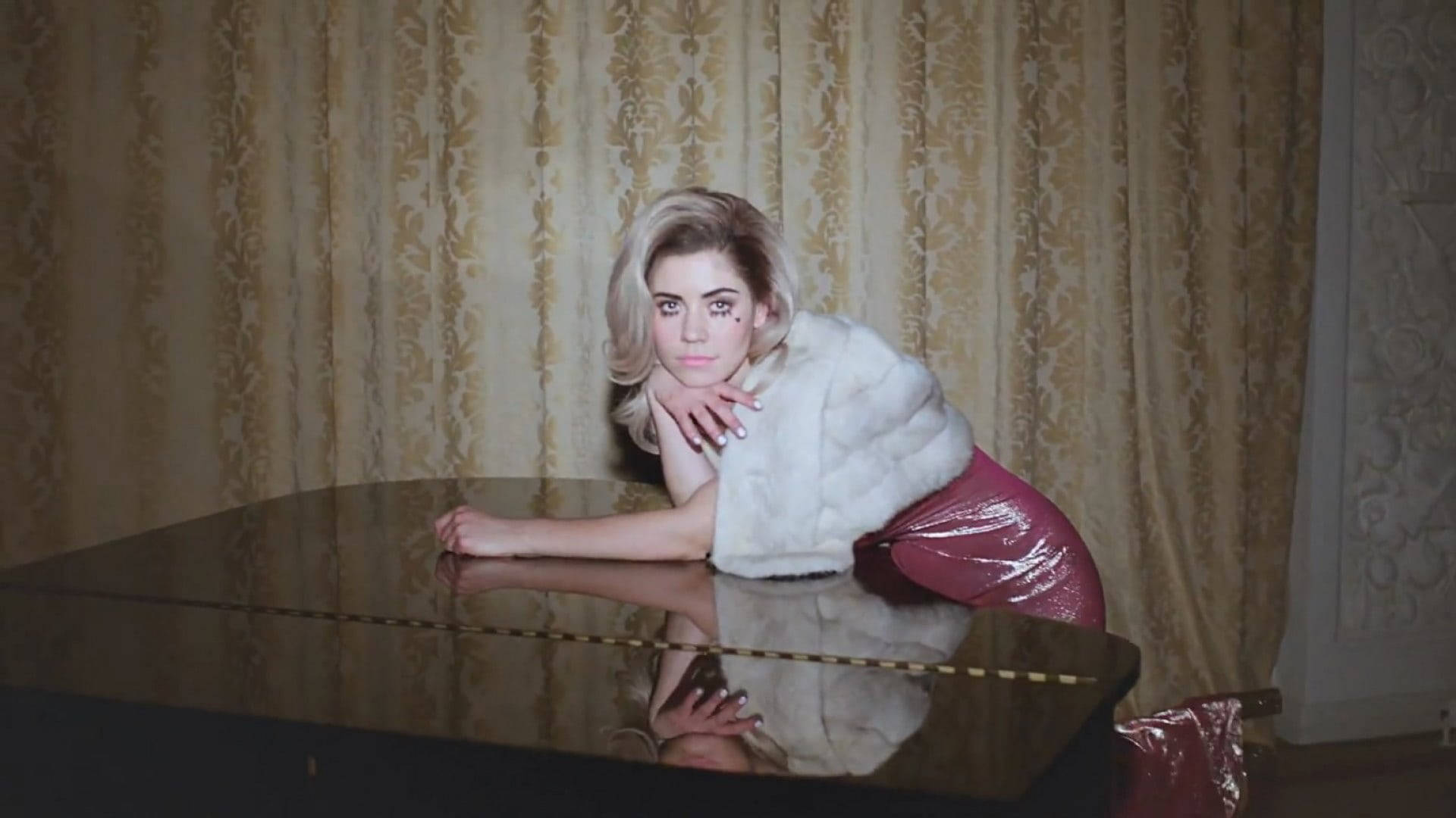 Marina and the diamonds, piano, white fur stole, Full HD Desktop Wallpaper