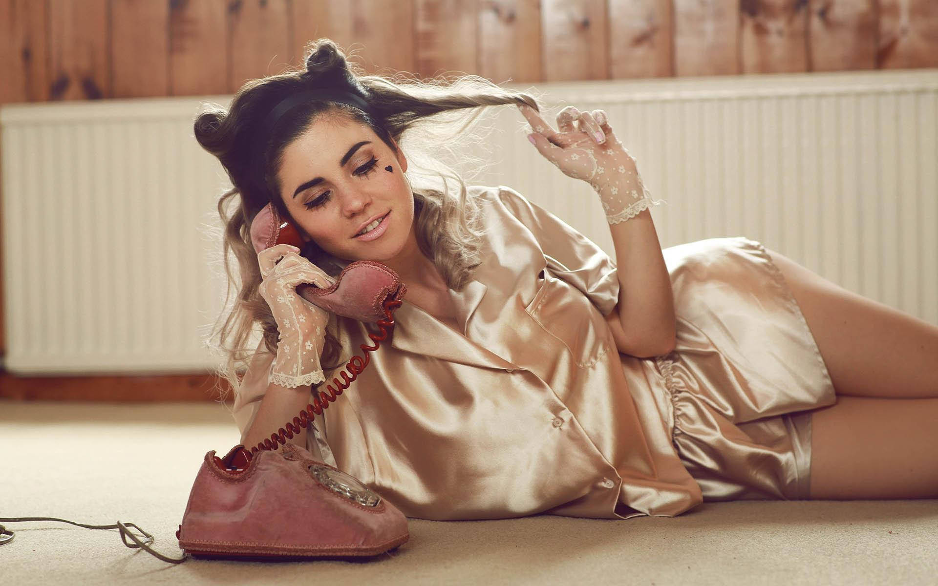 Marina and the Diamonds, gold satin pajamas, vintage red rotary phone, Full HD Desktop Wallpaper