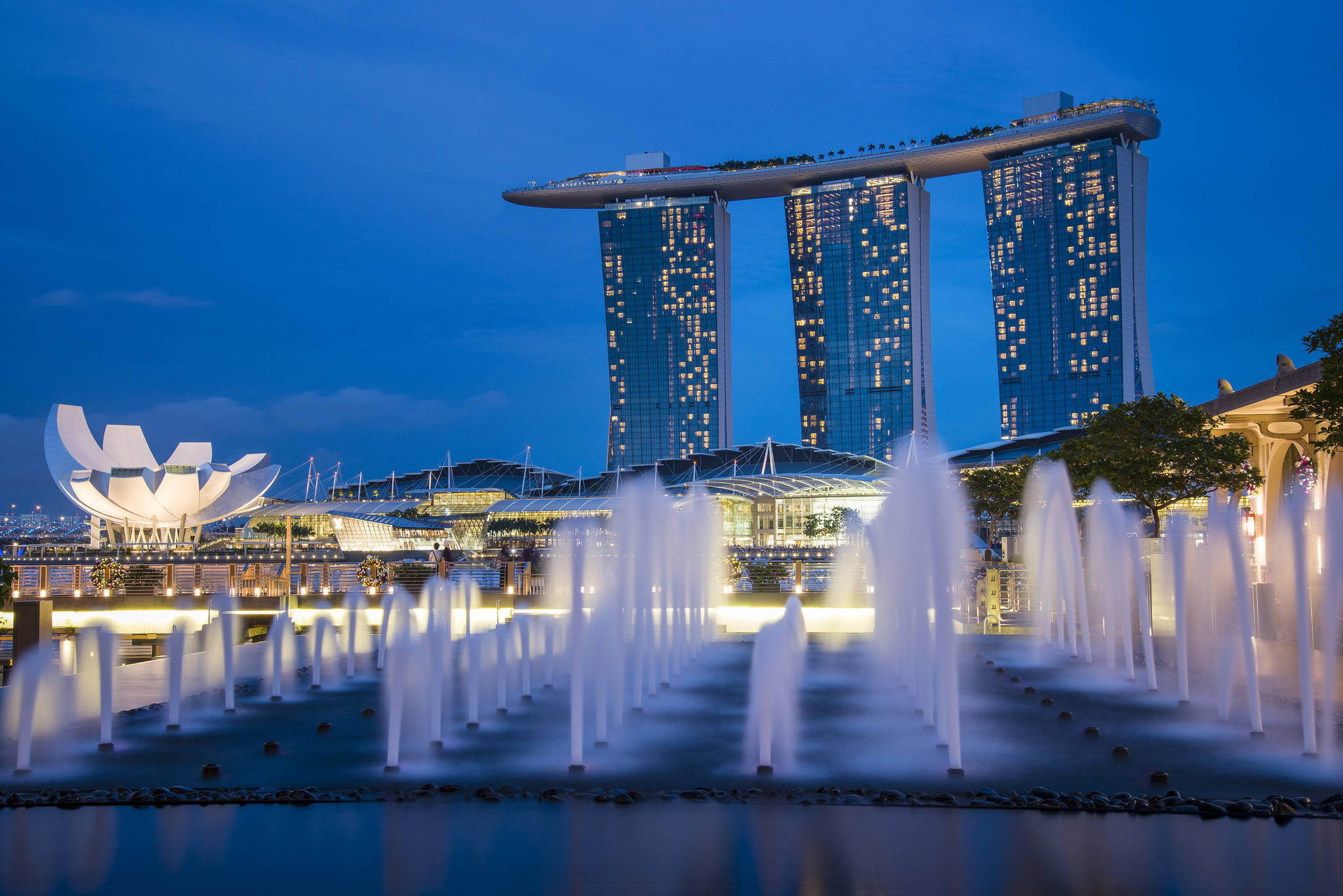 Marina Bay Sands, fountain jets, twilight, Full HD Desktop Wallpaper