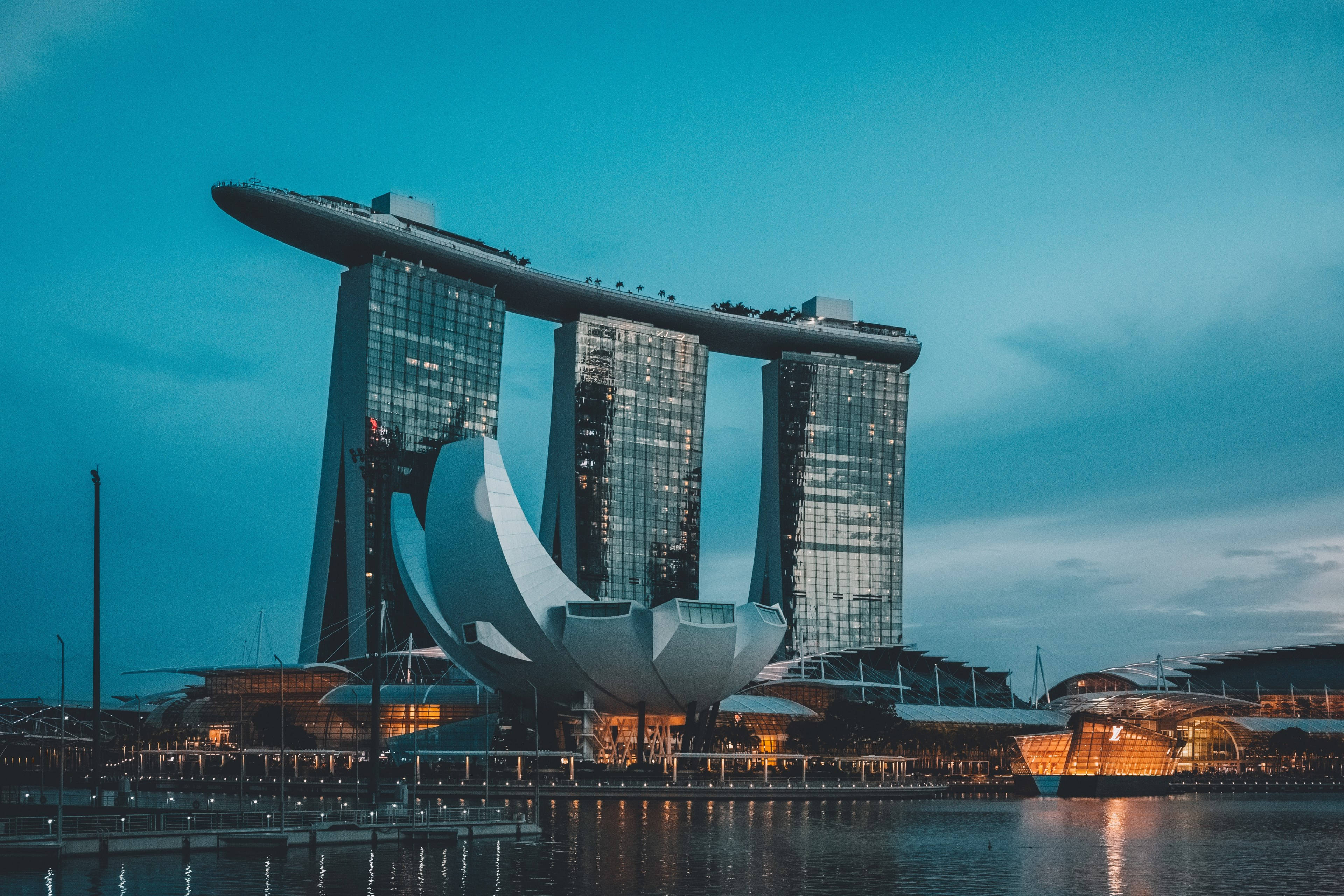 Marina Bay Sands, towers, calm waterfront, 4K Desktop Wallpaper