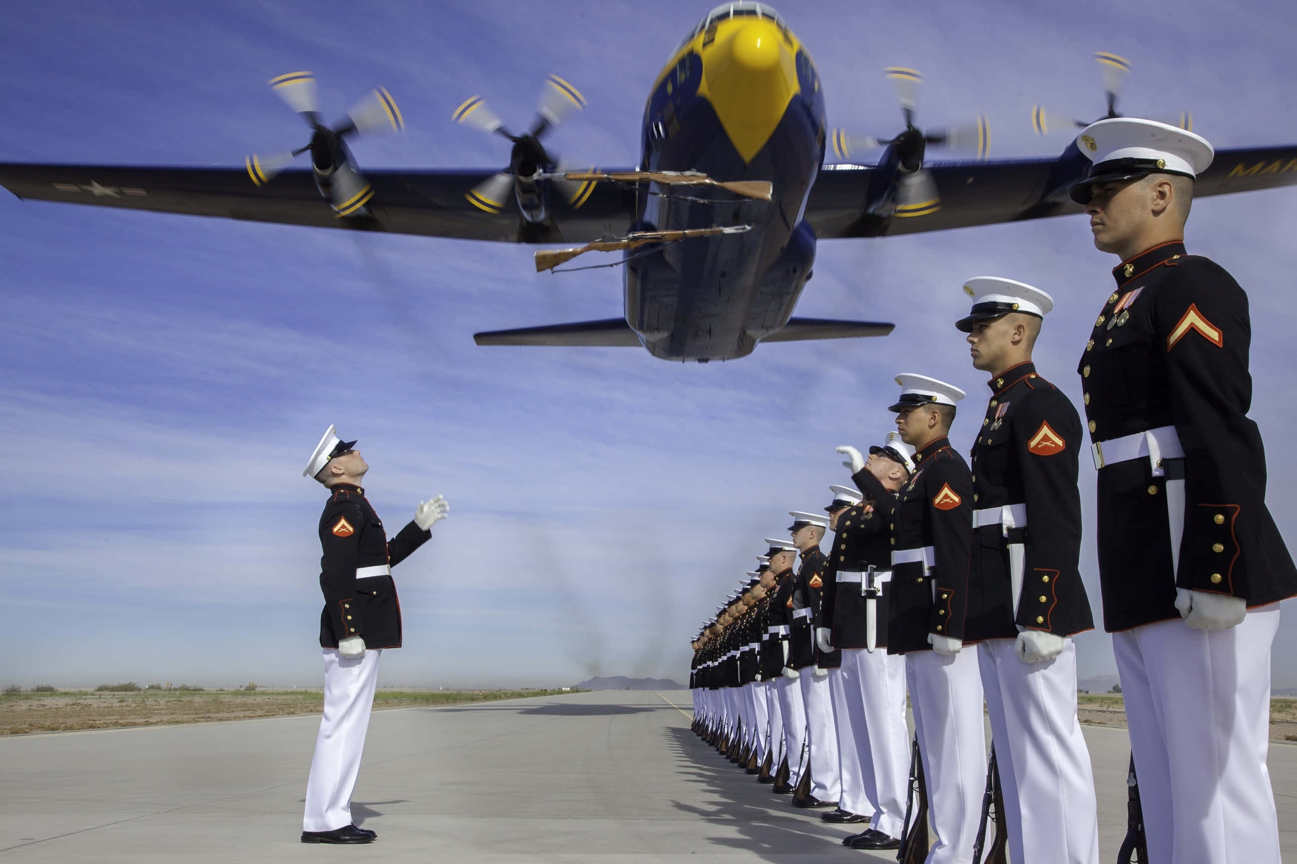 Marines, dress uniform, airfield, 2K Desktop Wallpaper