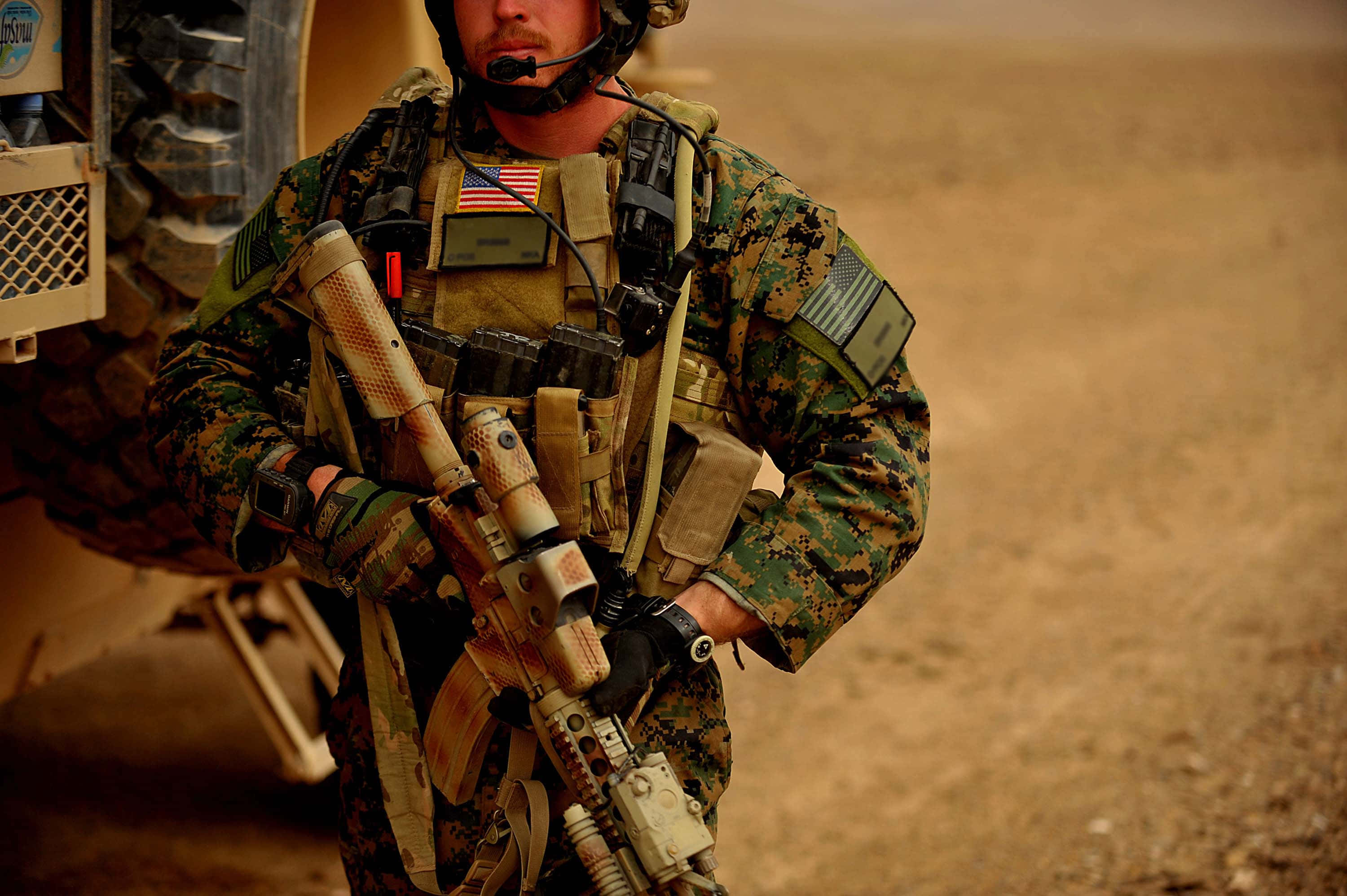 Marines, camouflage gear, rifle, 2K Desktop Wallpaper