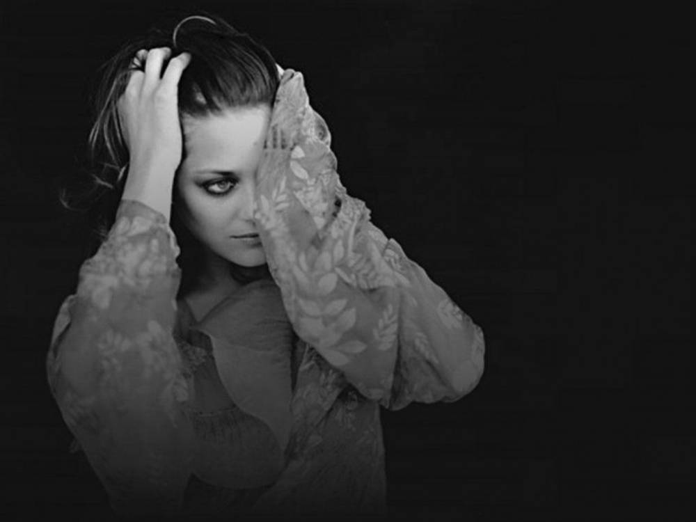 Marion Cotillard, grayscale photo shoot, lace garment, SD Desktop Wallpaper
