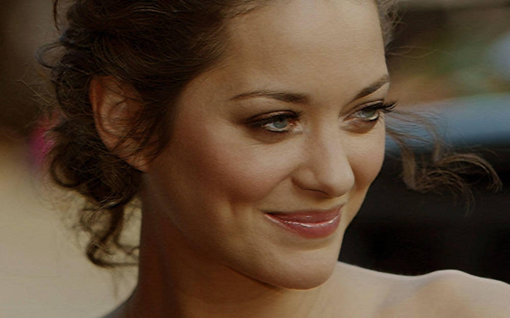 Marion Cotillard, warm brown hair, gentle smile, SD Desktop Wallpaper