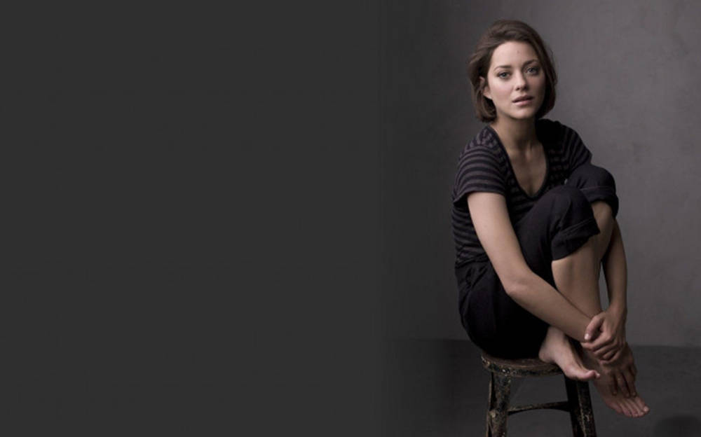 Marion Cotillard, short brown hair, striped shirt, SD Desktop Wallpaper