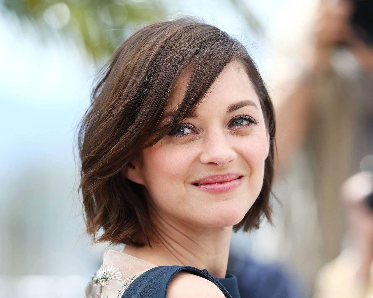 Marion Cotillard, demure smile, tousled brown hair, HD Desktop Wallpaper