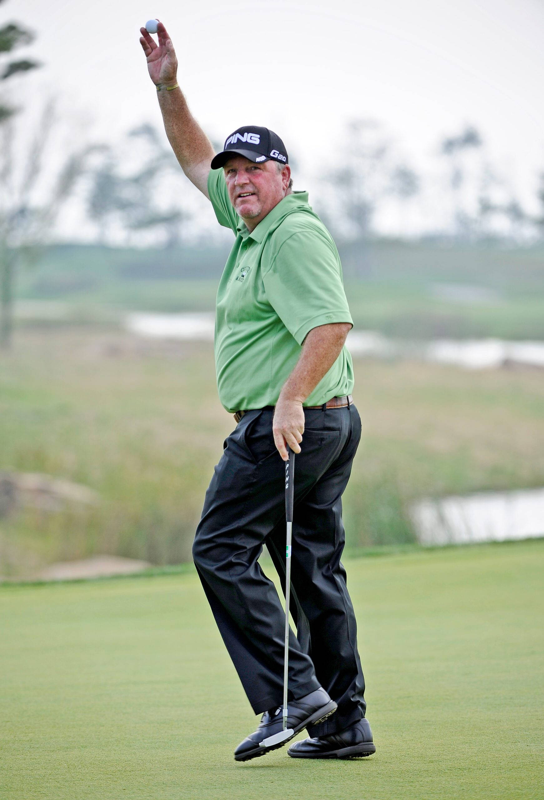 Mark Calcavecchia, green shirt, golf course, 2K Phone Wallpaper