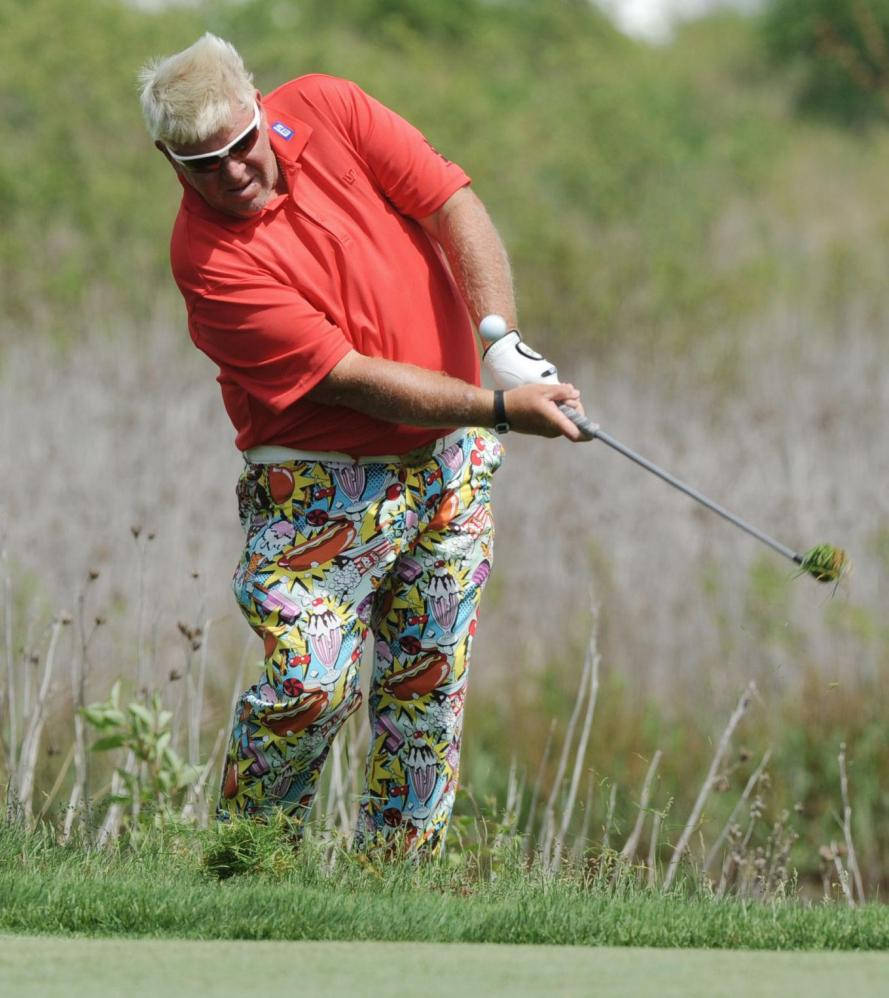 Mark Calcavecchia, red shirt, vibrant hotdog-patterned pants, SD Phone Wallpaper