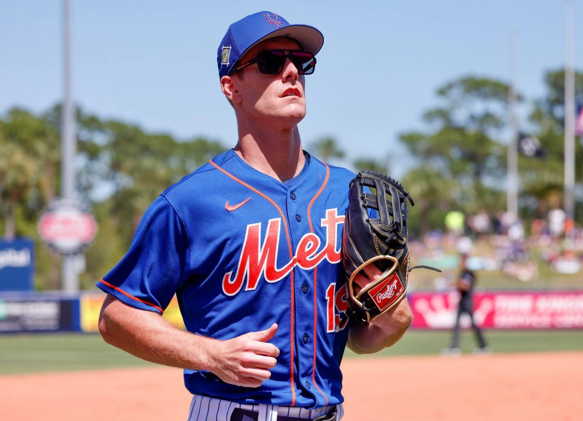 Mark Canha, blue Mets jersey, sunlit field, SD Desktop Wallpaper