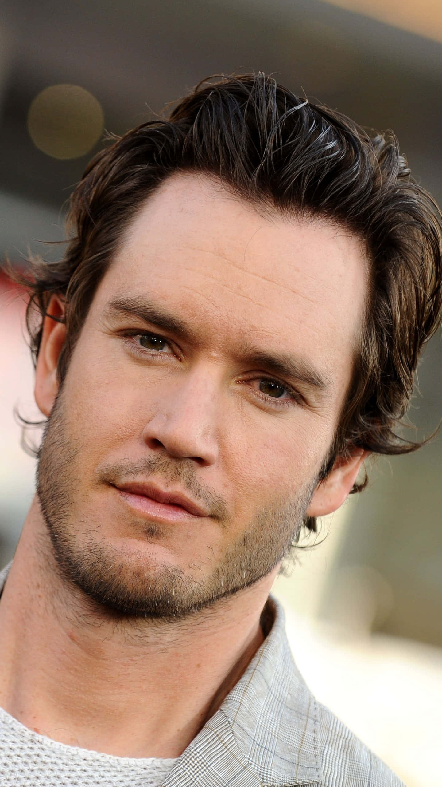 Mark-paul Gosselaar, dark wavy hair, stubble, 2K Phone Wallpaper