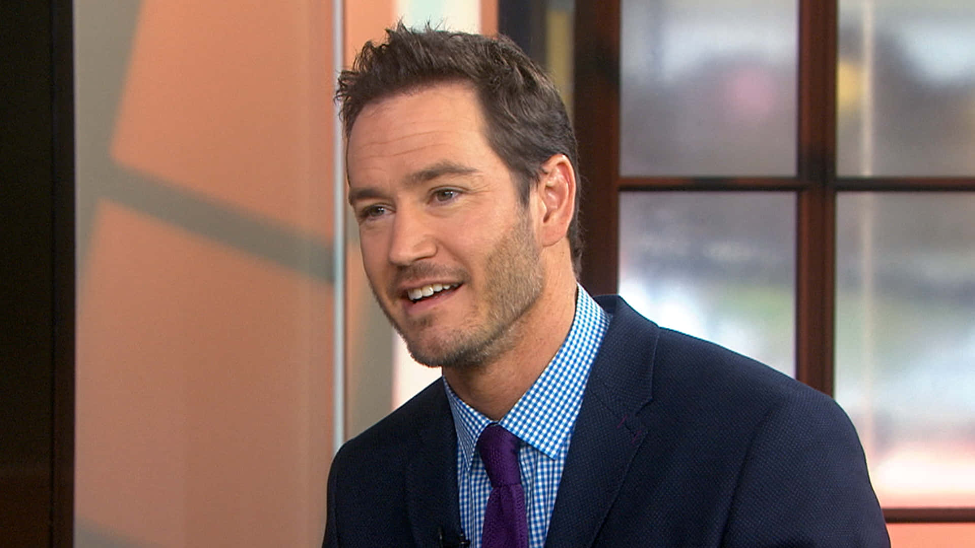 Mark-Paul Gosselaar, navy suit, purple tie, Full HD Desktop Wallpaper