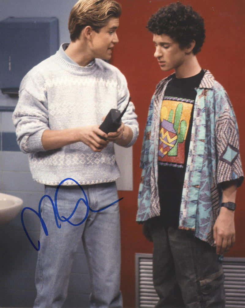 Mark-paul Gosselaar, 90s style clothing, bathroom, SD Phone Wallpaper