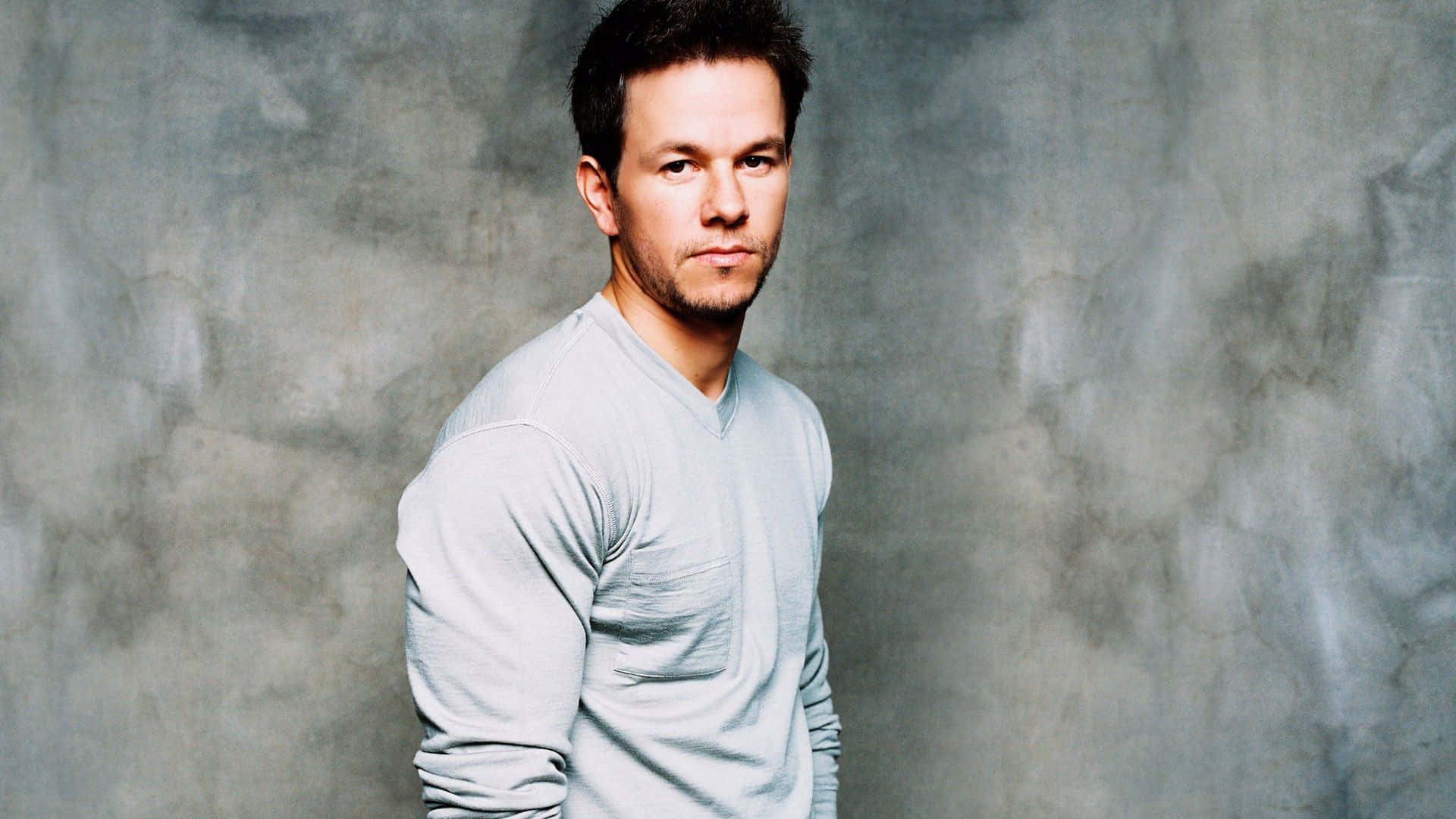 Mark Wahlberg, light gray long-sleeve shirt, textured gray concrete wall, Full HD Desktop Wallpaper