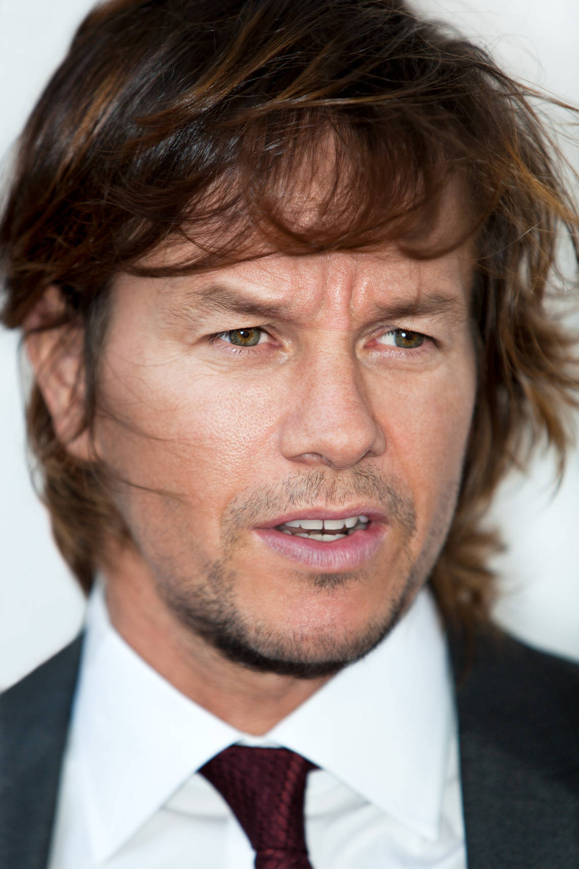 Mark Wahlberg, tousled brown hair, dark suit, HD Phone Wallpaper