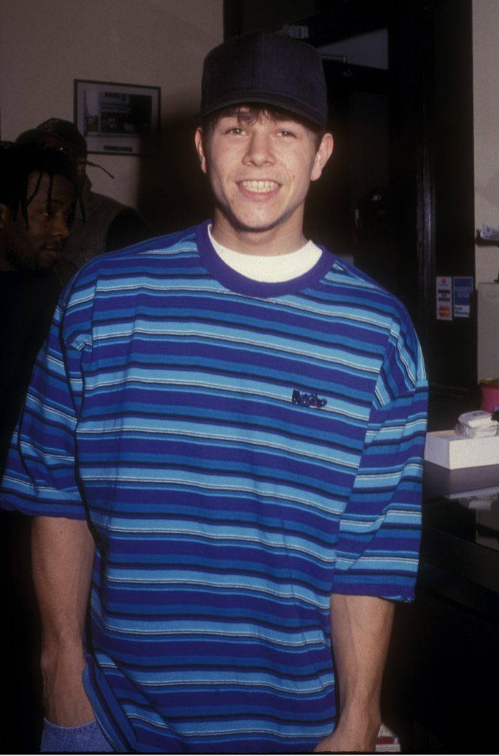 Mark Wahlberg, blue striped shirt, black cap, SD Phone Wallpaper