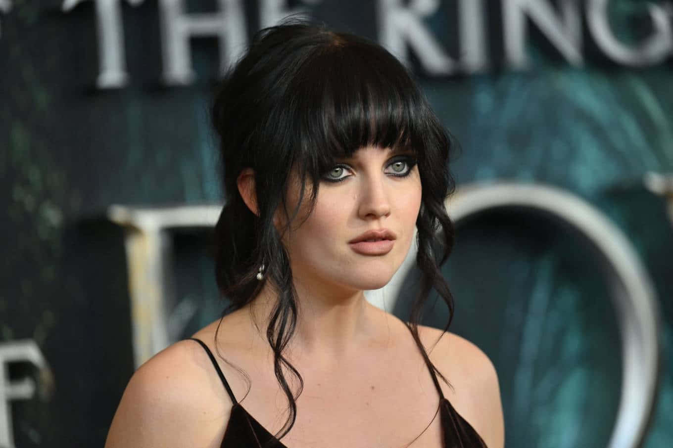 Markella Kavenagh, movie premiere backdrop, dark hair, HD Desktop Wallpaper