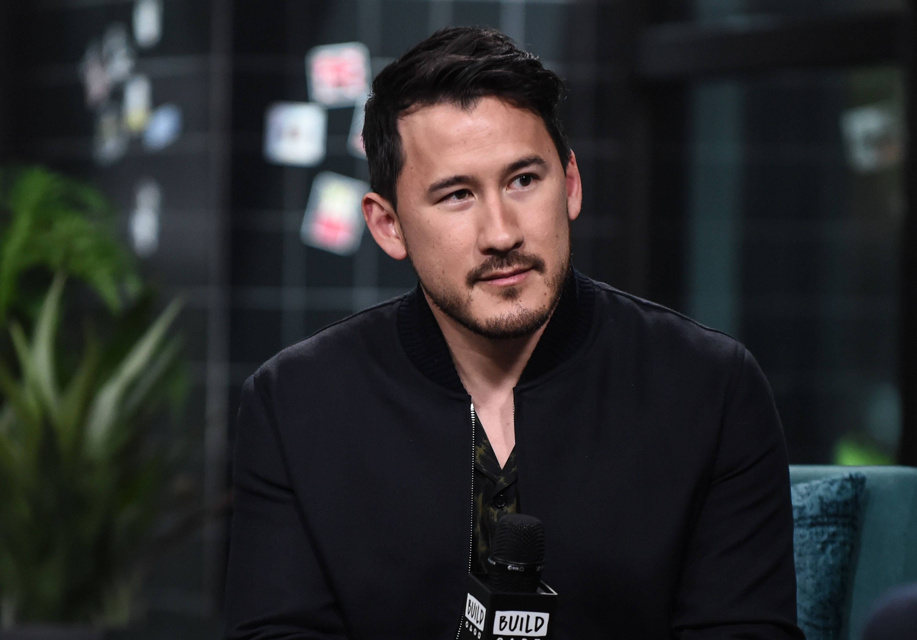 Markiplier, black jacket, microphone, 2K Desktop Wallpaper