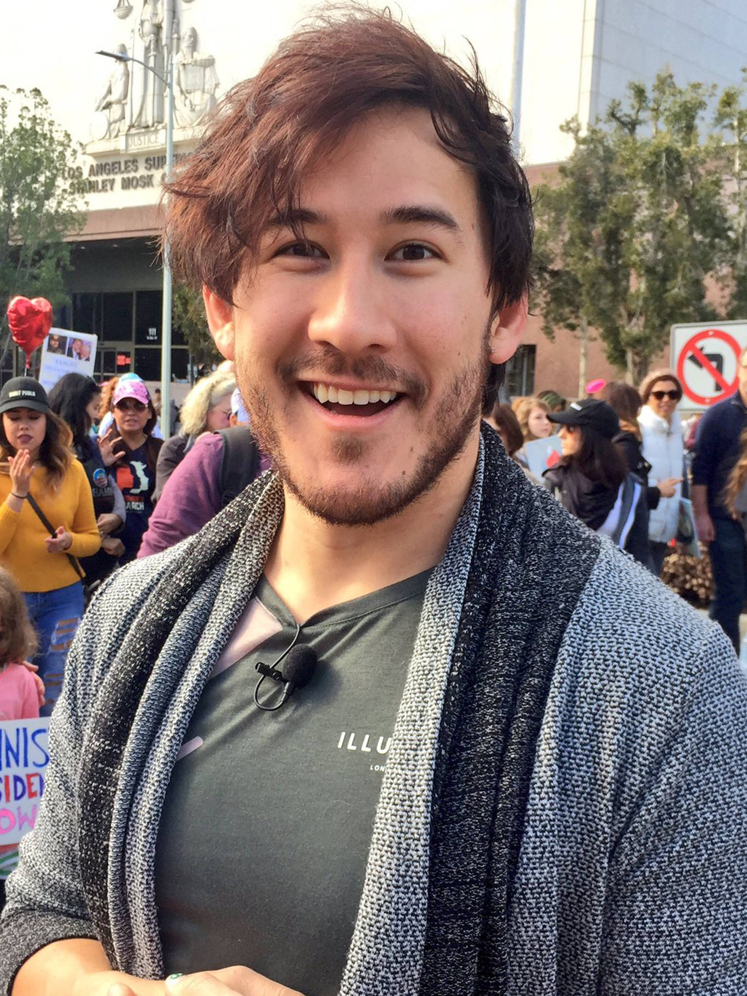 Markiplier, gray sweater, scarf, Full HD Phone Wallpaper