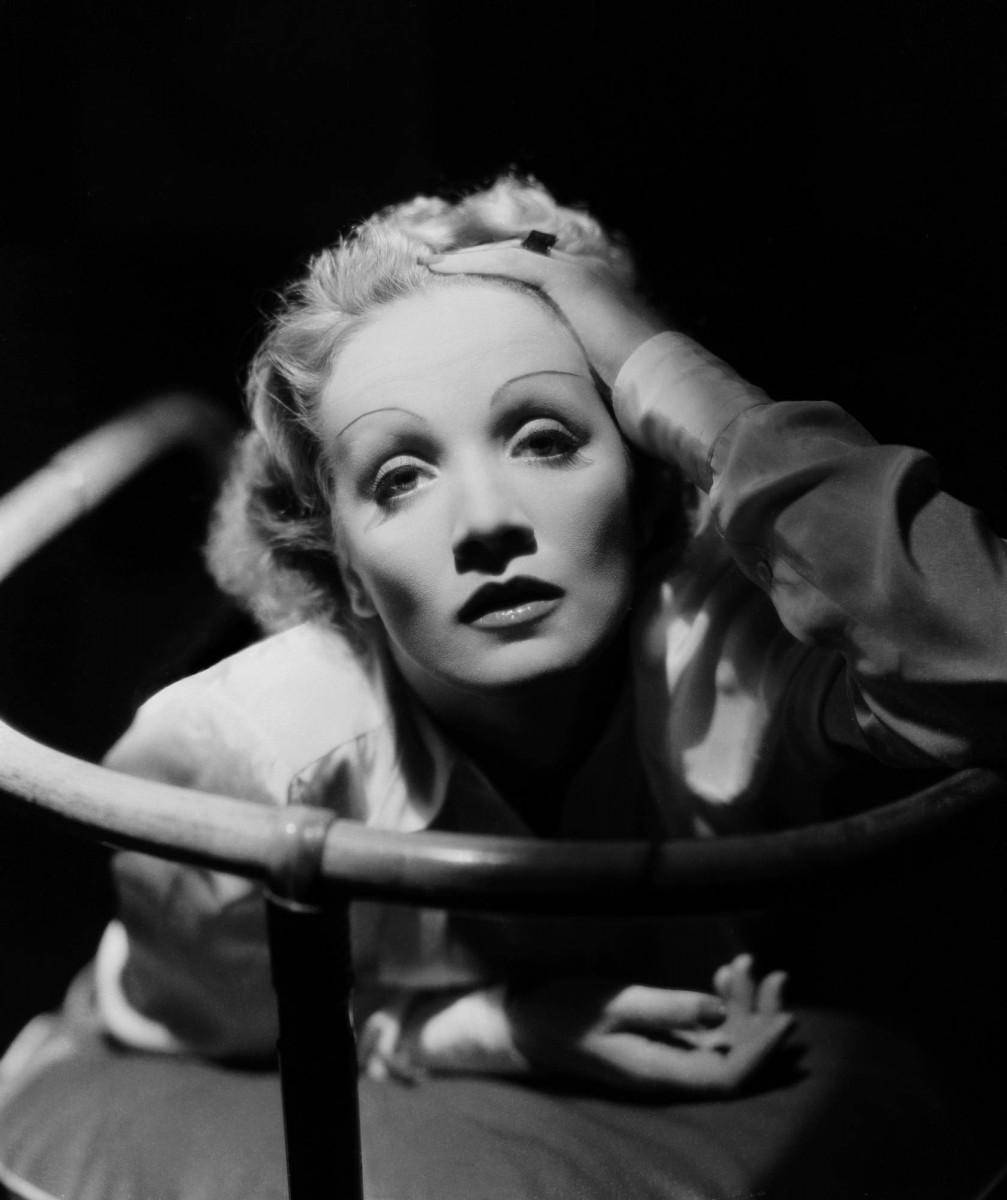 Marlene Dietrich, curved chair back, vintage black and white portrait, SD Phone Wallpaper