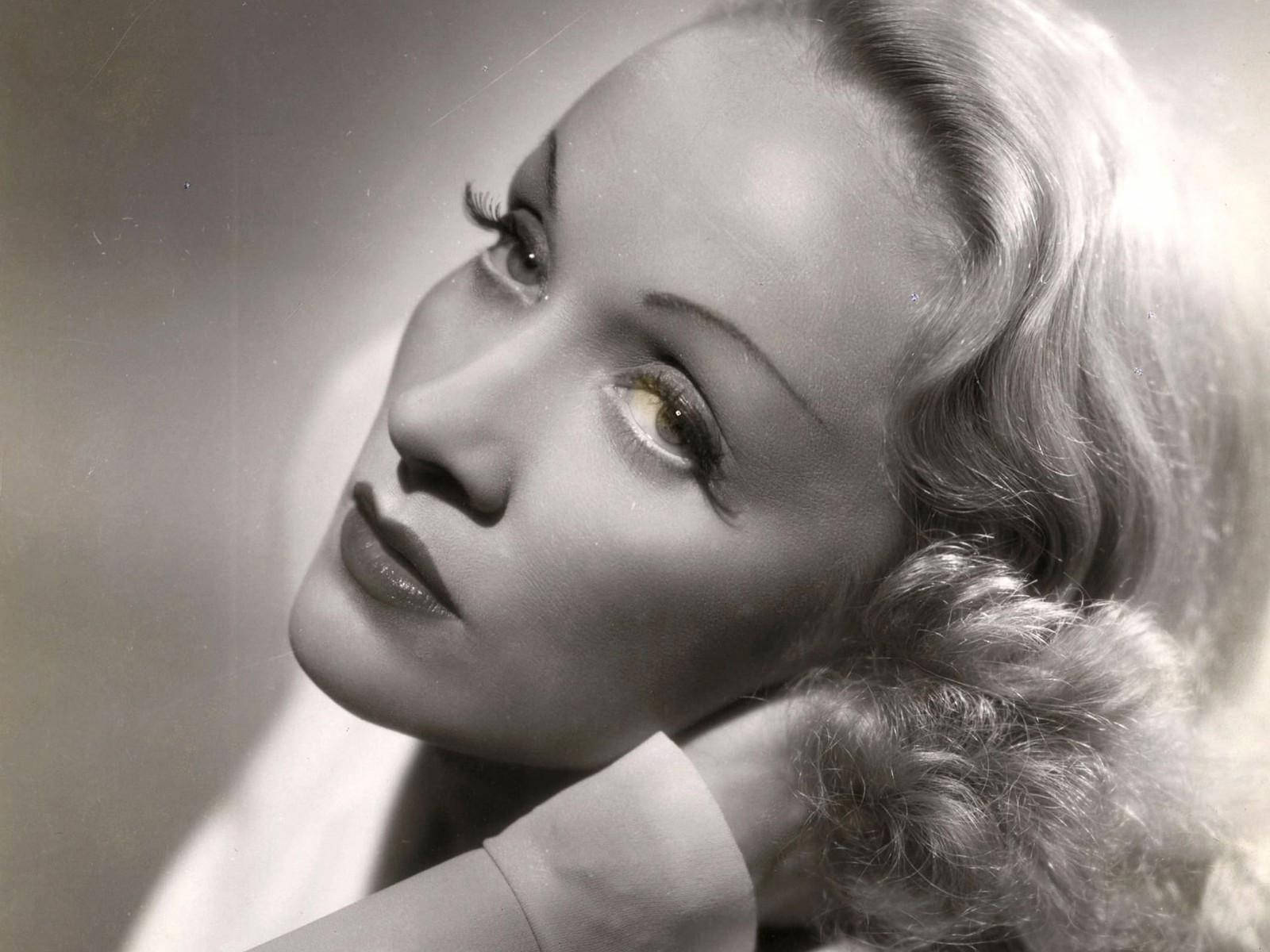 Marlene Dietrich, vintage portrait, elegant blonde waves, HD Desktop Wallpaper