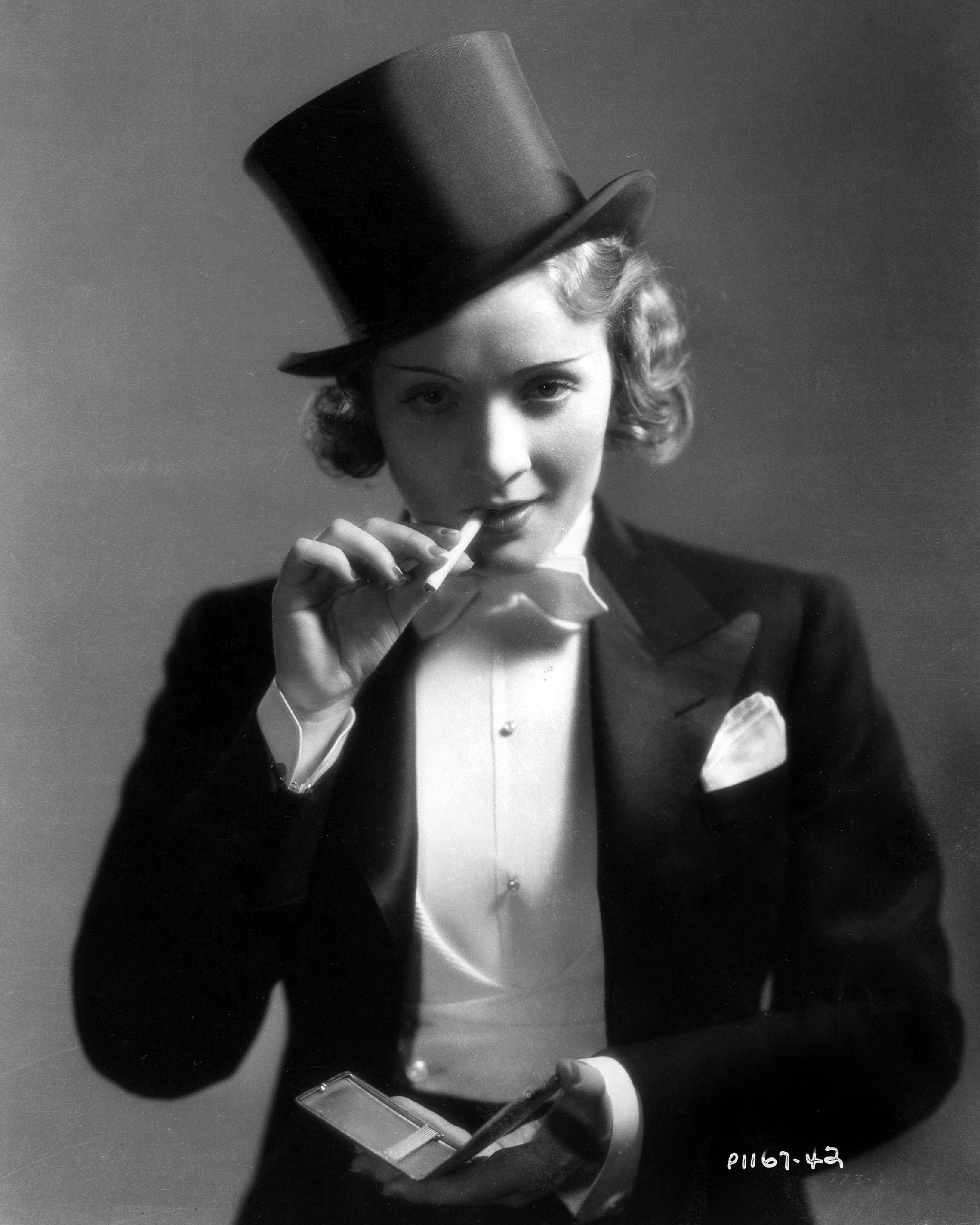 Marlene Dietrich, tuxedo, top hat, 2K Phone Wallpaper