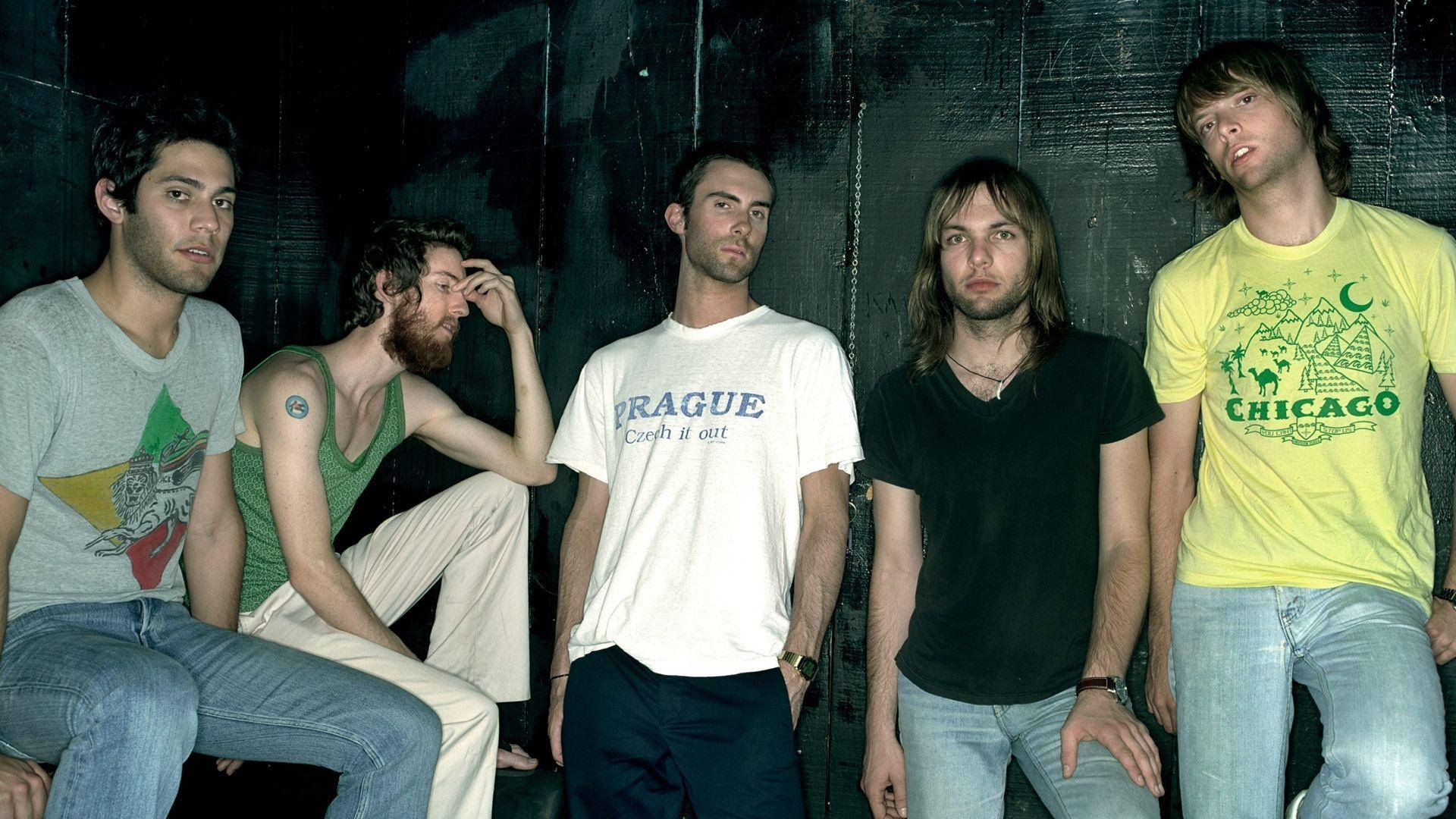 Maroon 5, t-shirt graphics, dark wooden wall, Full HD Desktop Wallpaper