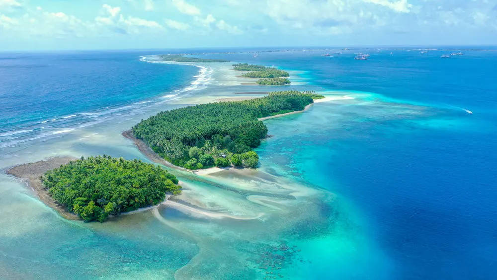 Marshall Islands, blue sea, lush green islands, SD Desktop Wallpaper