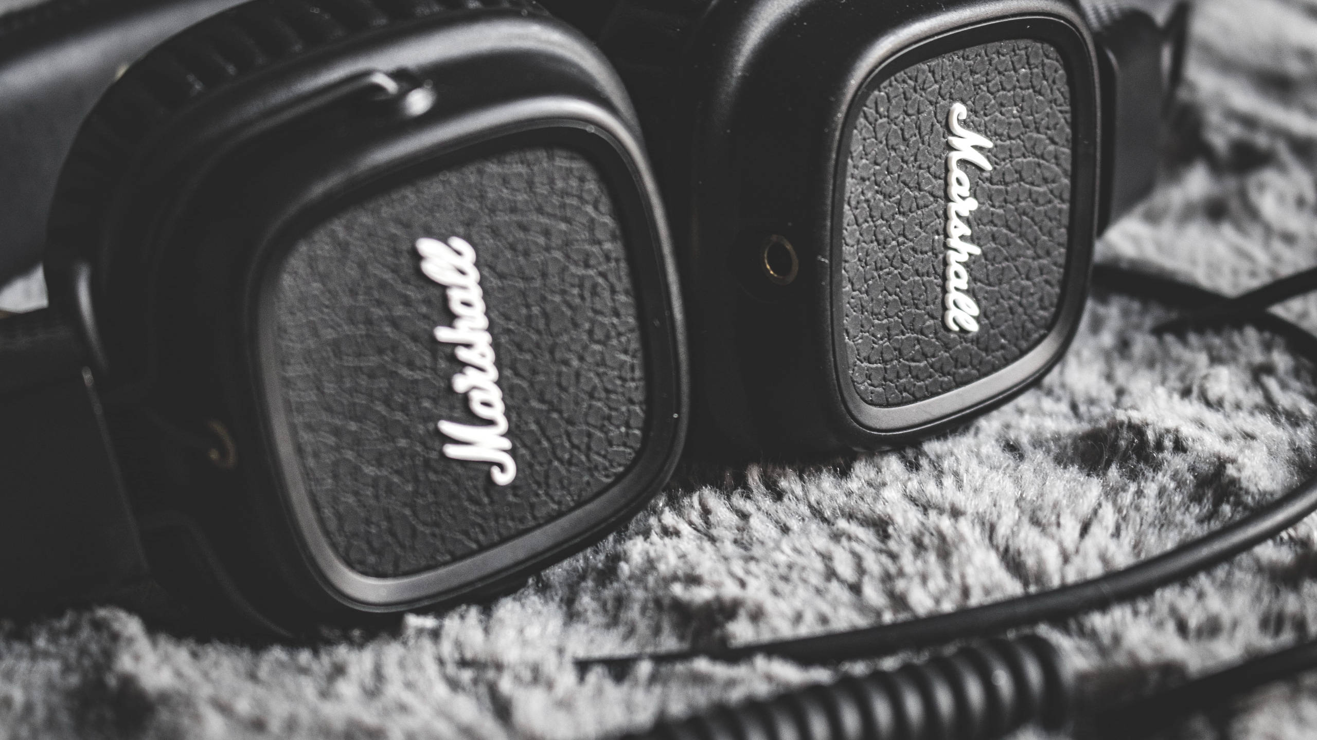 Marshall, black, textured gray fabric, 2K Desktop Wallpaper