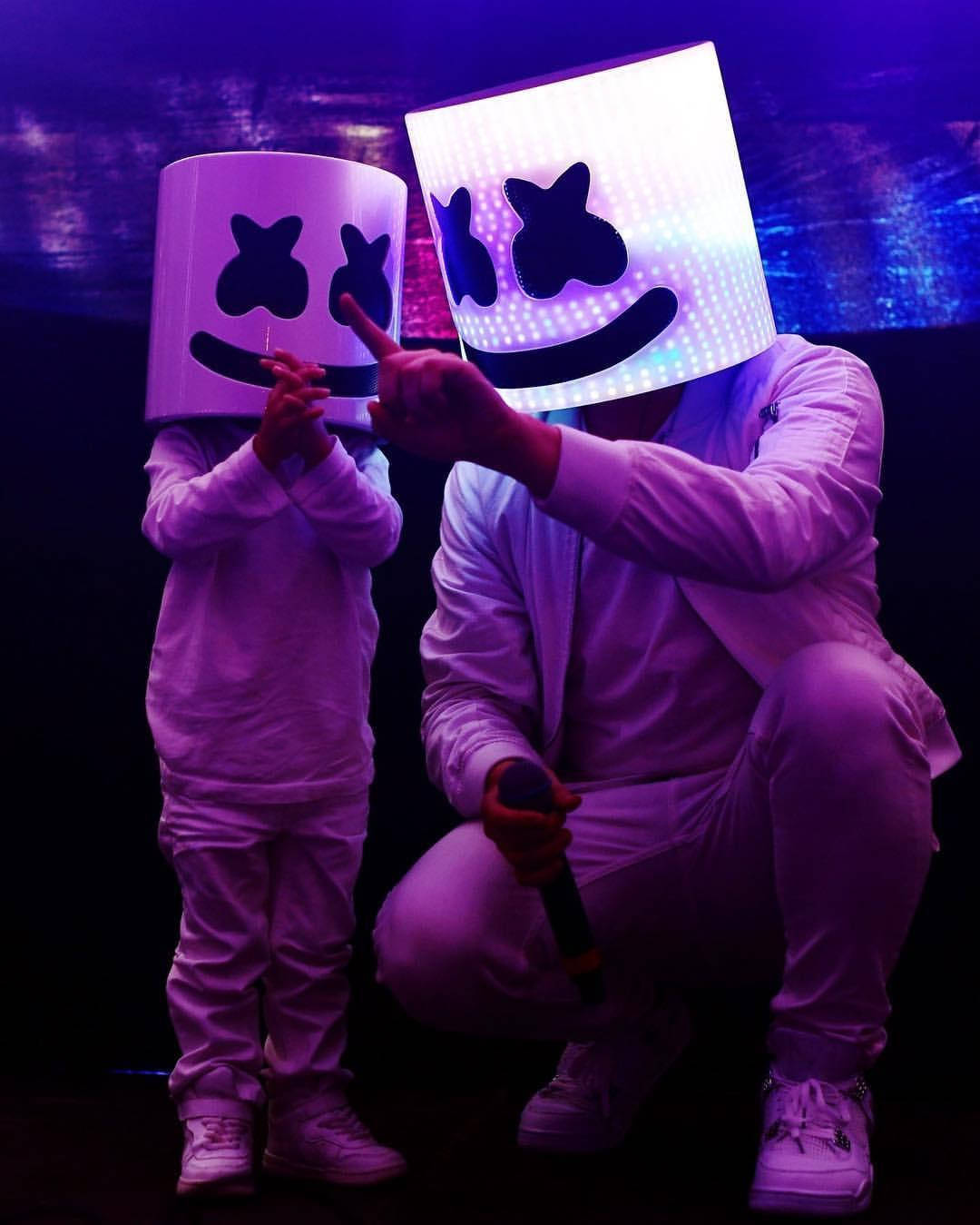Marshmallow Dj, glowing marshmallow masks, white suits, HD Phone Wallpaper