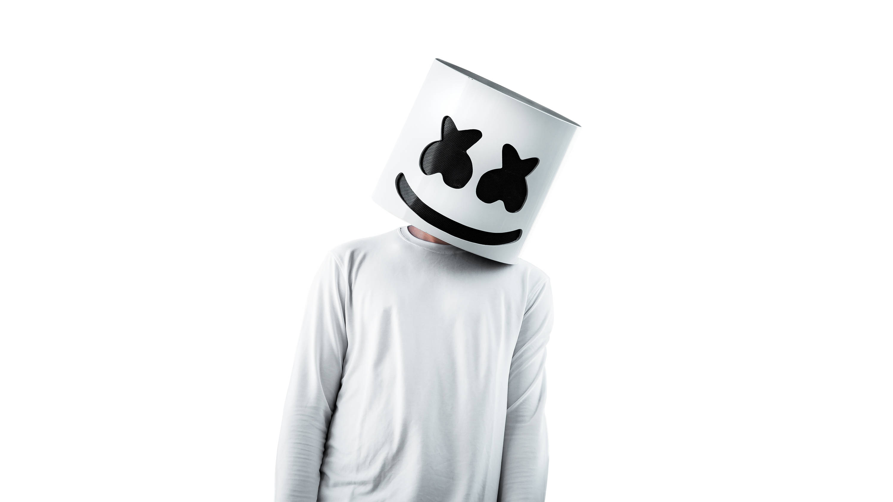 White Marshmello, white marshmallow helmet, black smiley face, 2K Desktop Wallpaper