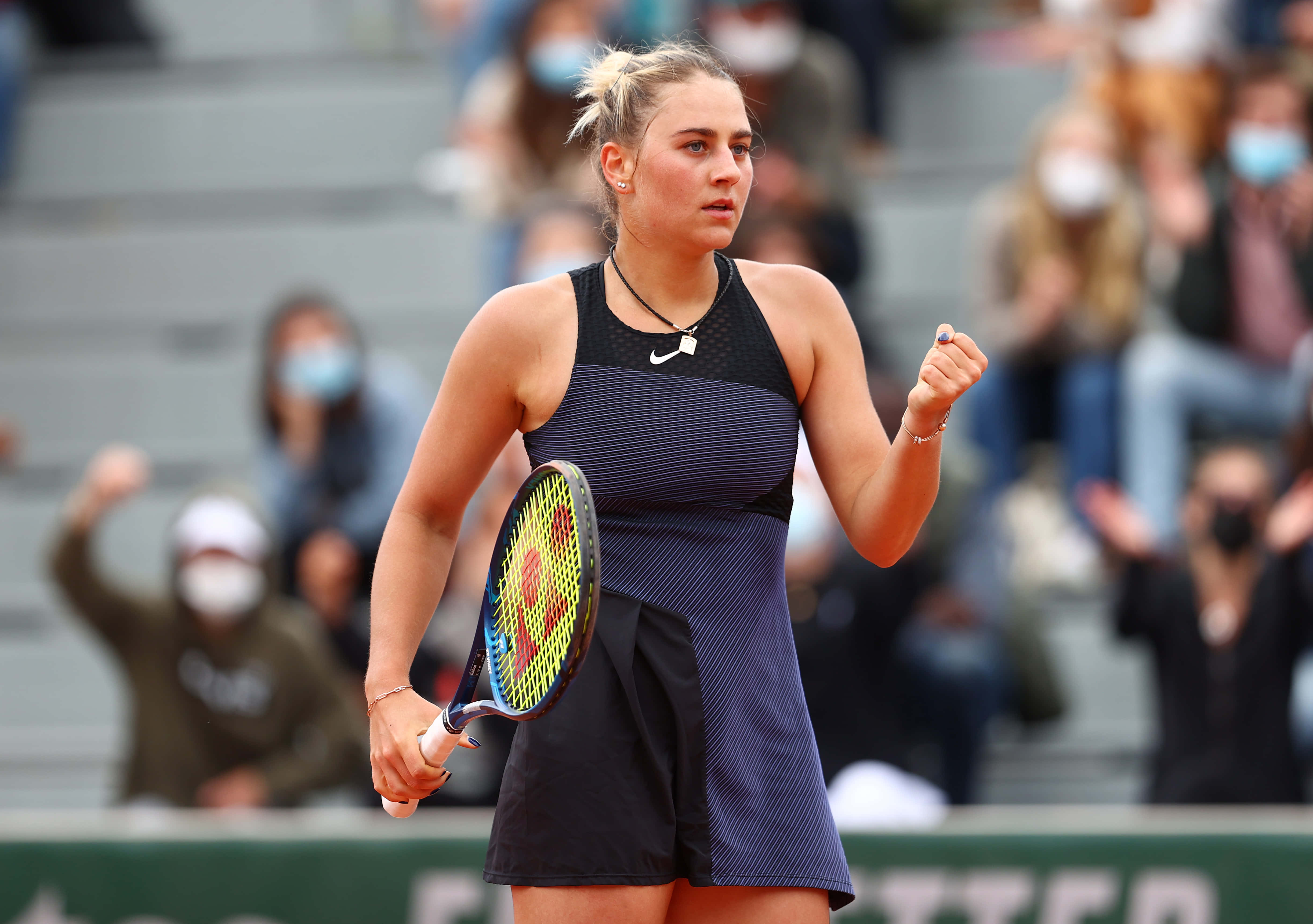 Marta Kostyuk, tennis player, clay court, 4K Desktop Wallpaper