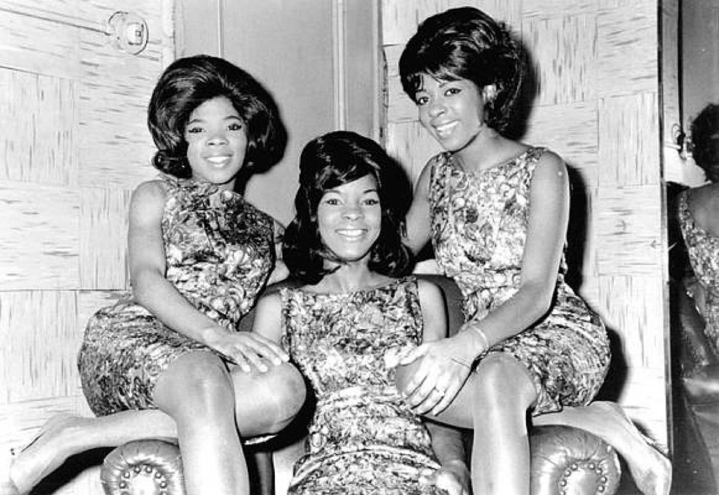 Martha and The Vandellas, vintage black and white photo, patterned dresses, HD Desktop Wallpaper