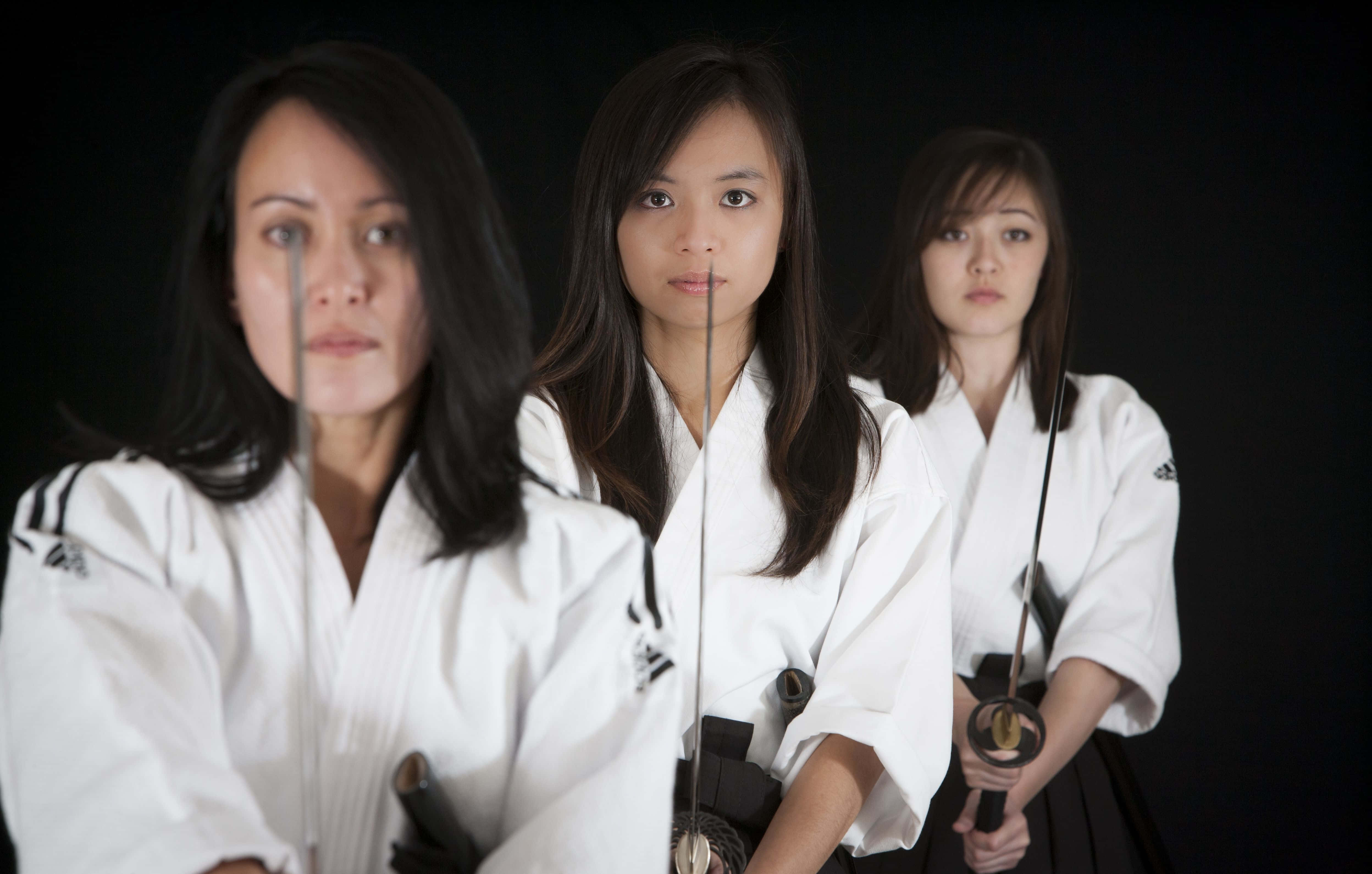 martial arts uniform, white martial arts uniforms, swords, 4K Desktop Wallpaper