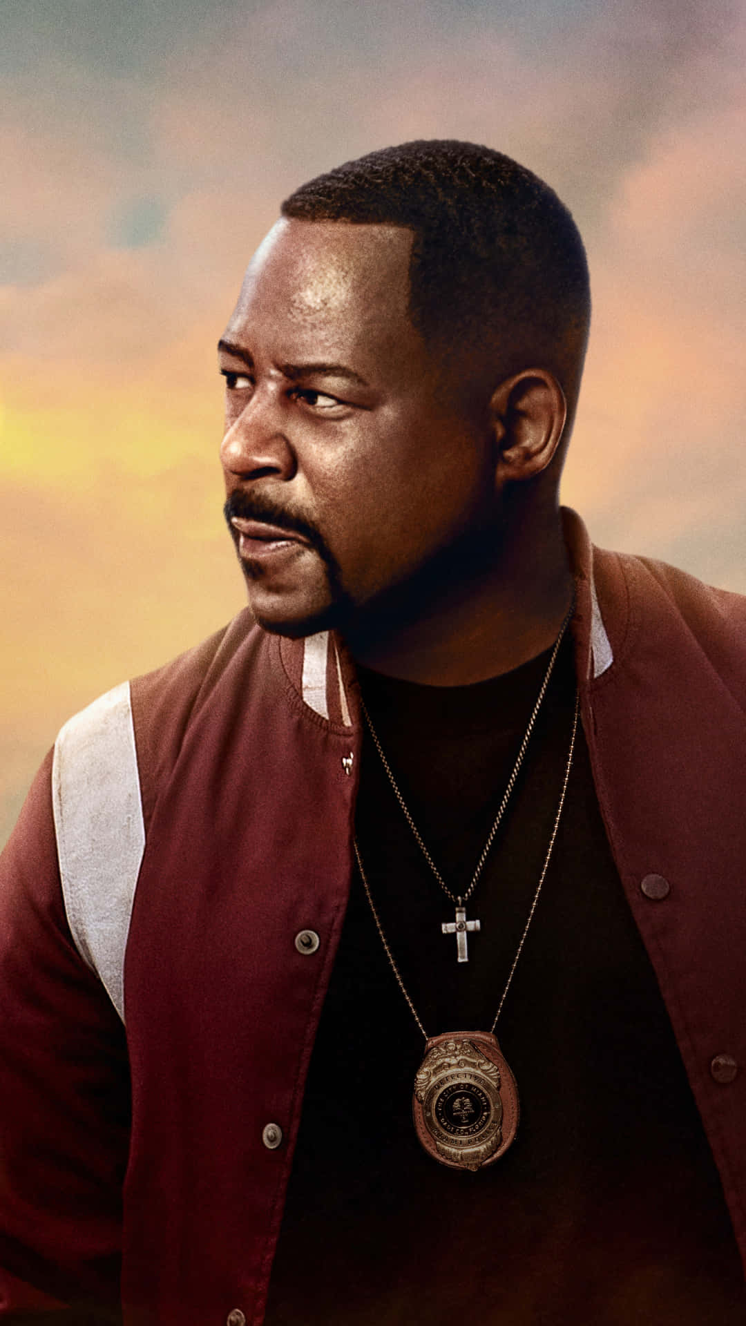 Martin Lawrence, maroon varsity jacket, police badge, Full HD Phone Wallpaper