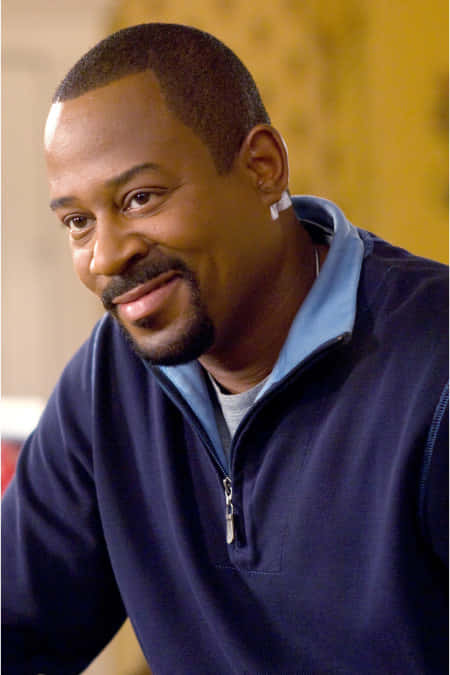 Martin Lawrence, goatee, navy blue zip-up sweater, SD Phone Wallpaper