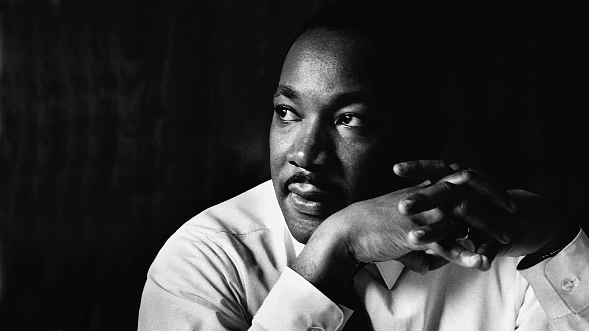 Martin Luther King Jr, black and white portrait, contemplative pose, Full HD Desktop Wallpaper