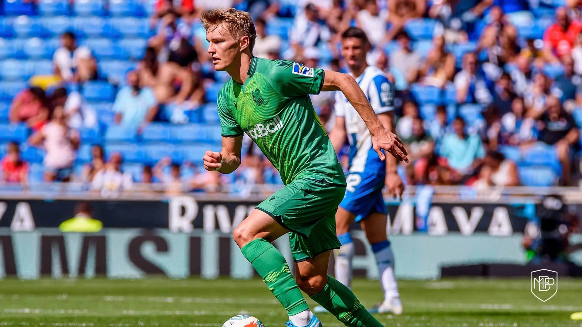 Martin Ødegaard, green uniform, sunlit field, Full HD Desktop Wallpaper